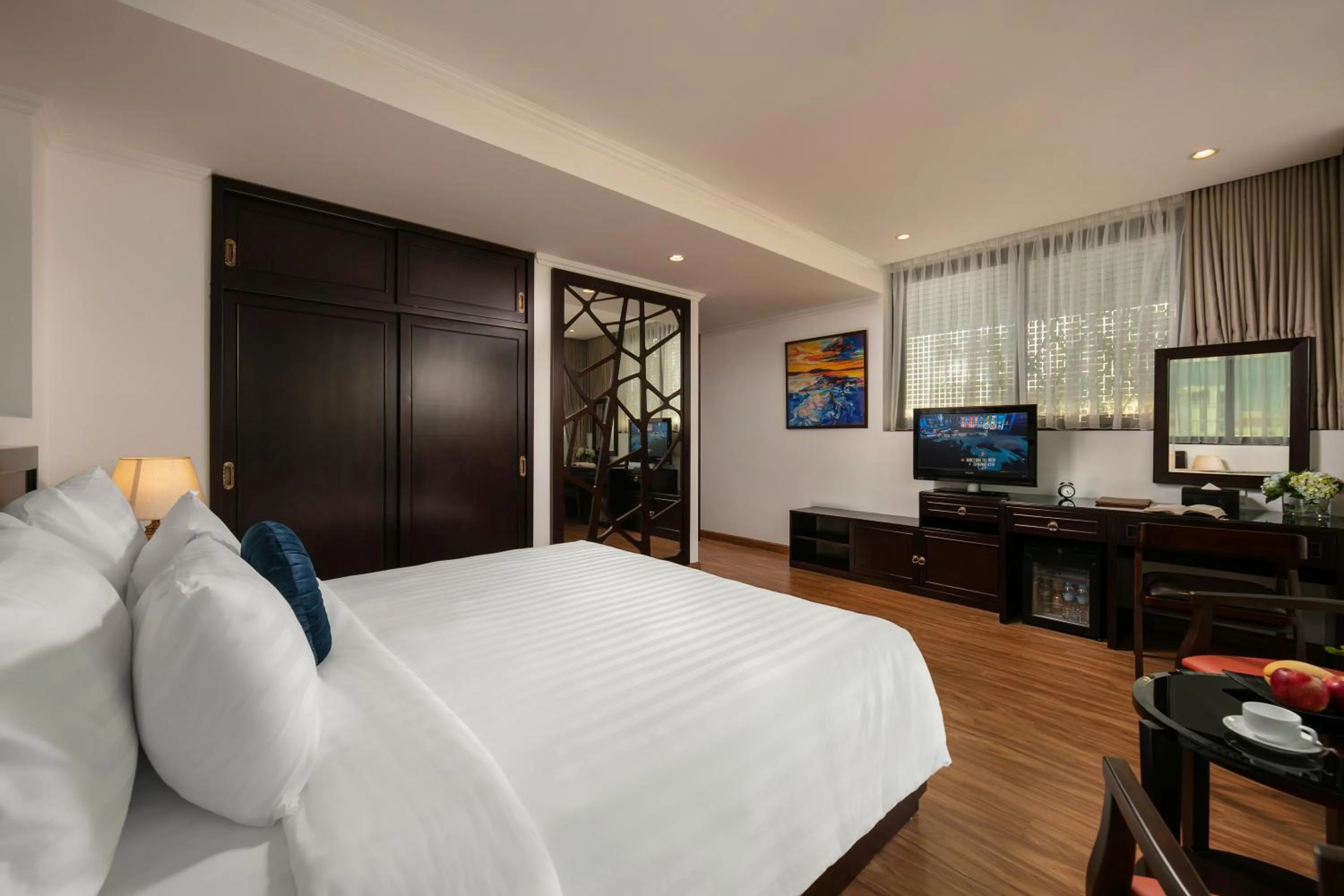 TV and multimedia, Bed in Hotel De La Seine