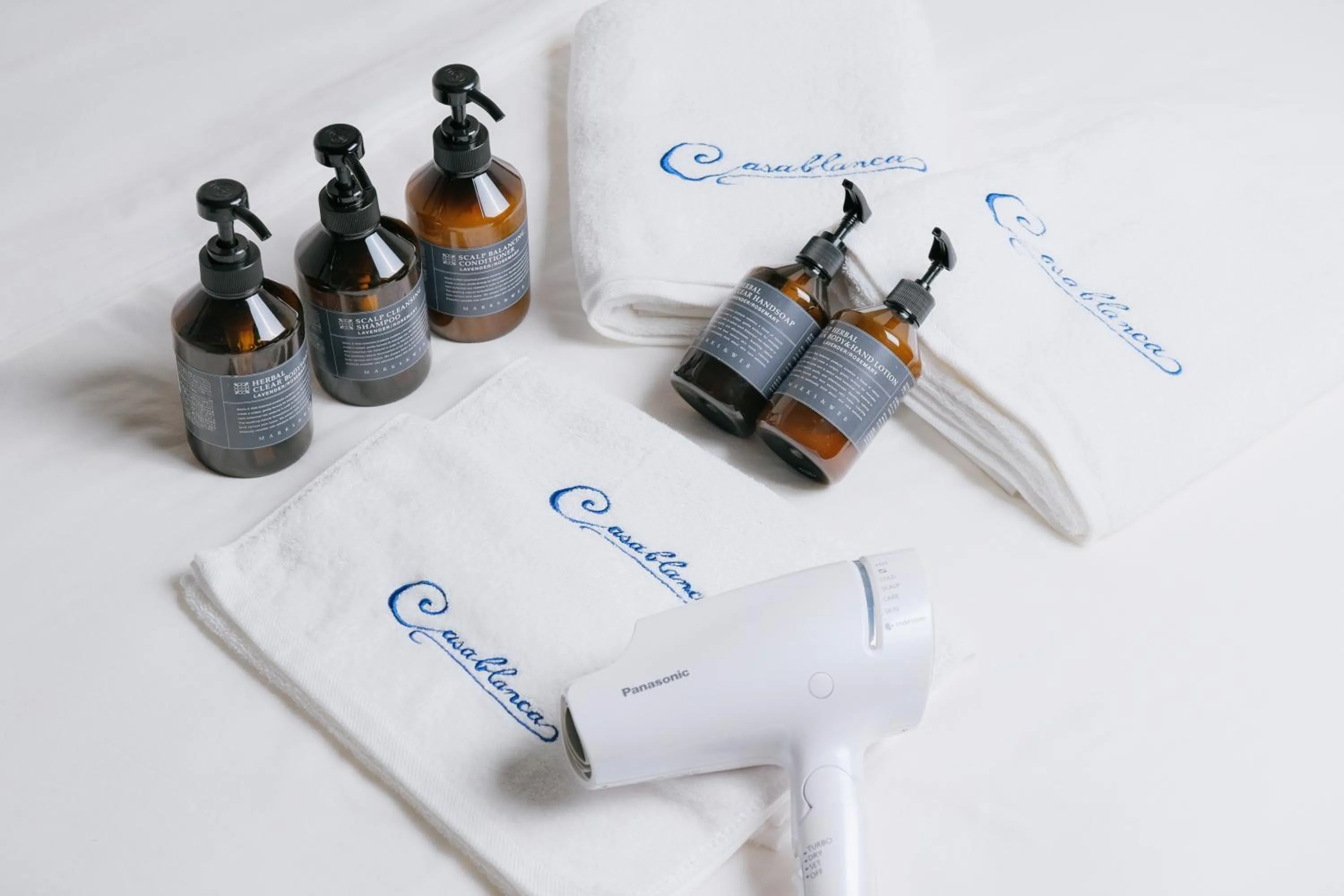 Shower in カサブランカプールハウス鎌倉 - Casablanca Pool House Kamakura Seaside Luxury Villa with Heated Pool & Sauna