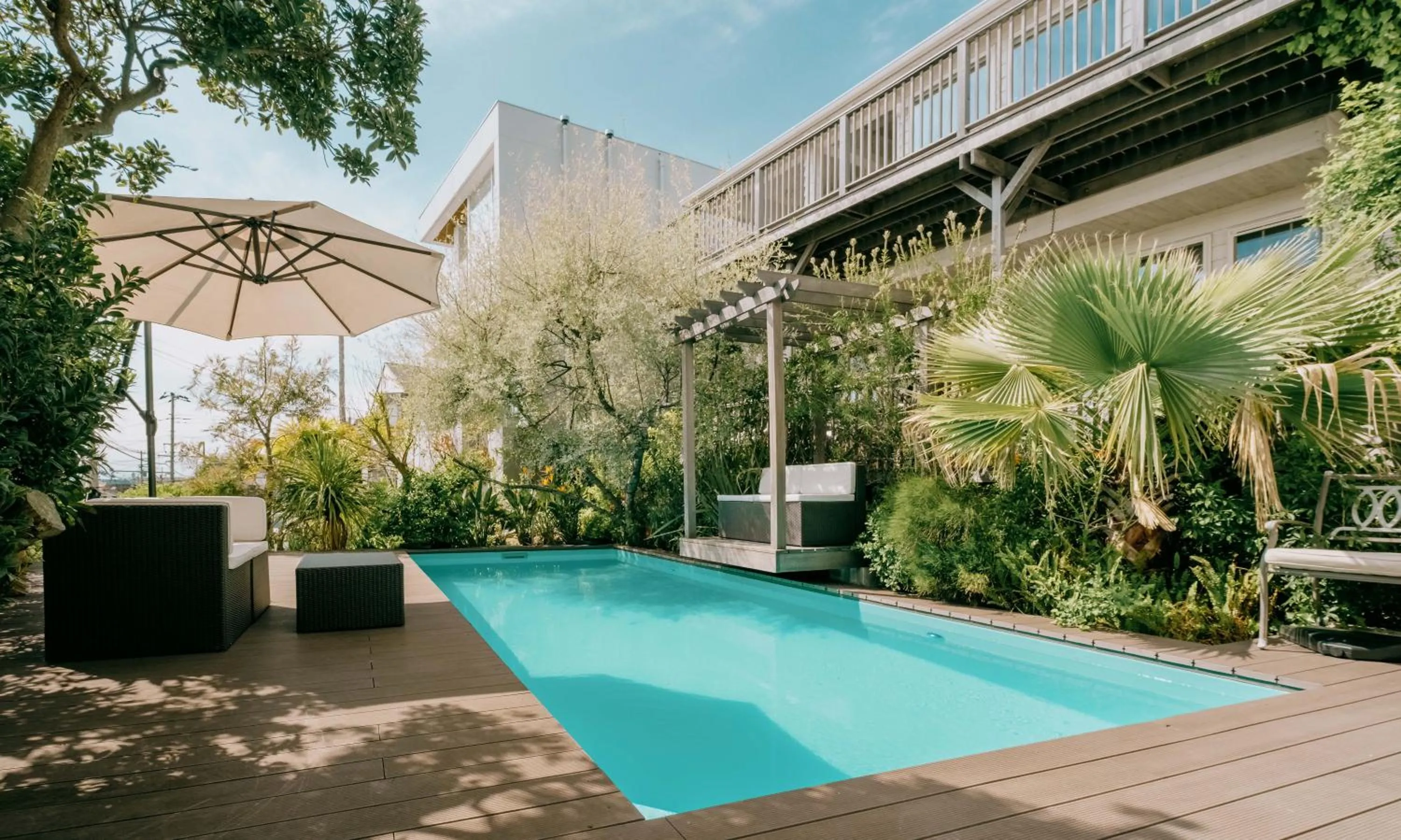 カサブランカプールハウス鎌倉 - Casablanca Pool House Kamakura Seaside Luxury Villa with Heated Pool & Sauna