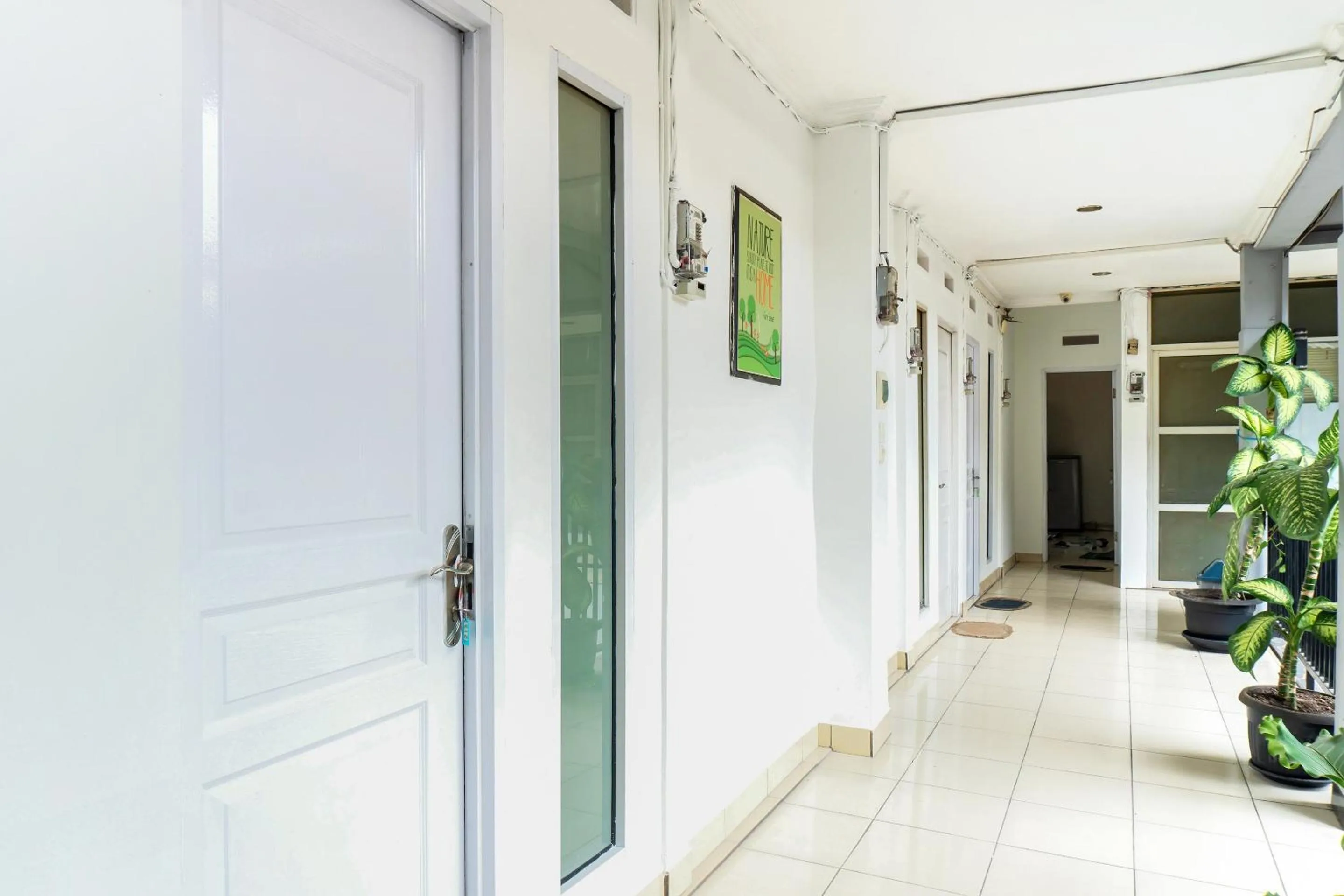 Lobby or reception in SUPER OYO 617 Sukaraja Residence Syariah