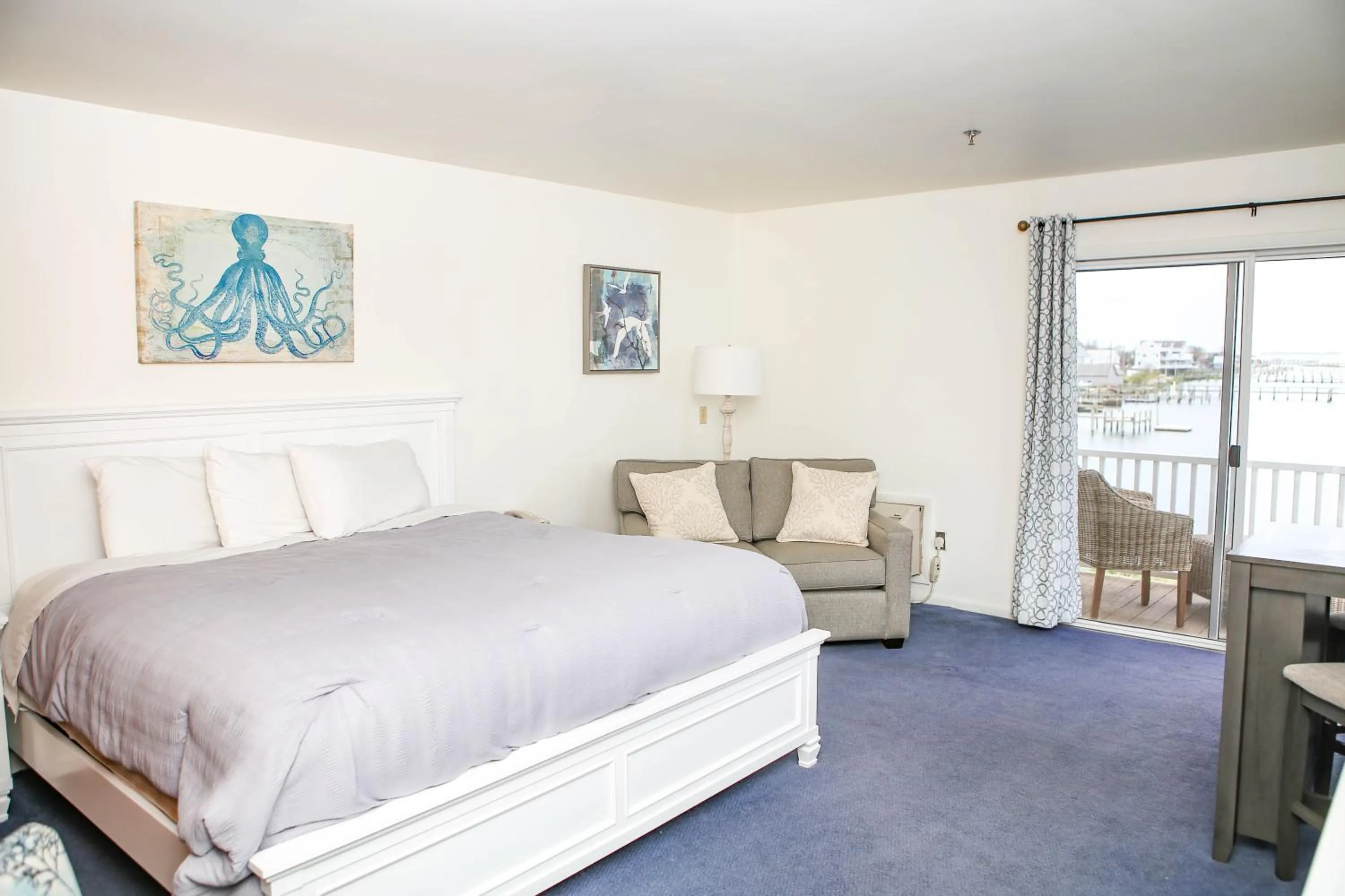 Bed in Waterside Inn