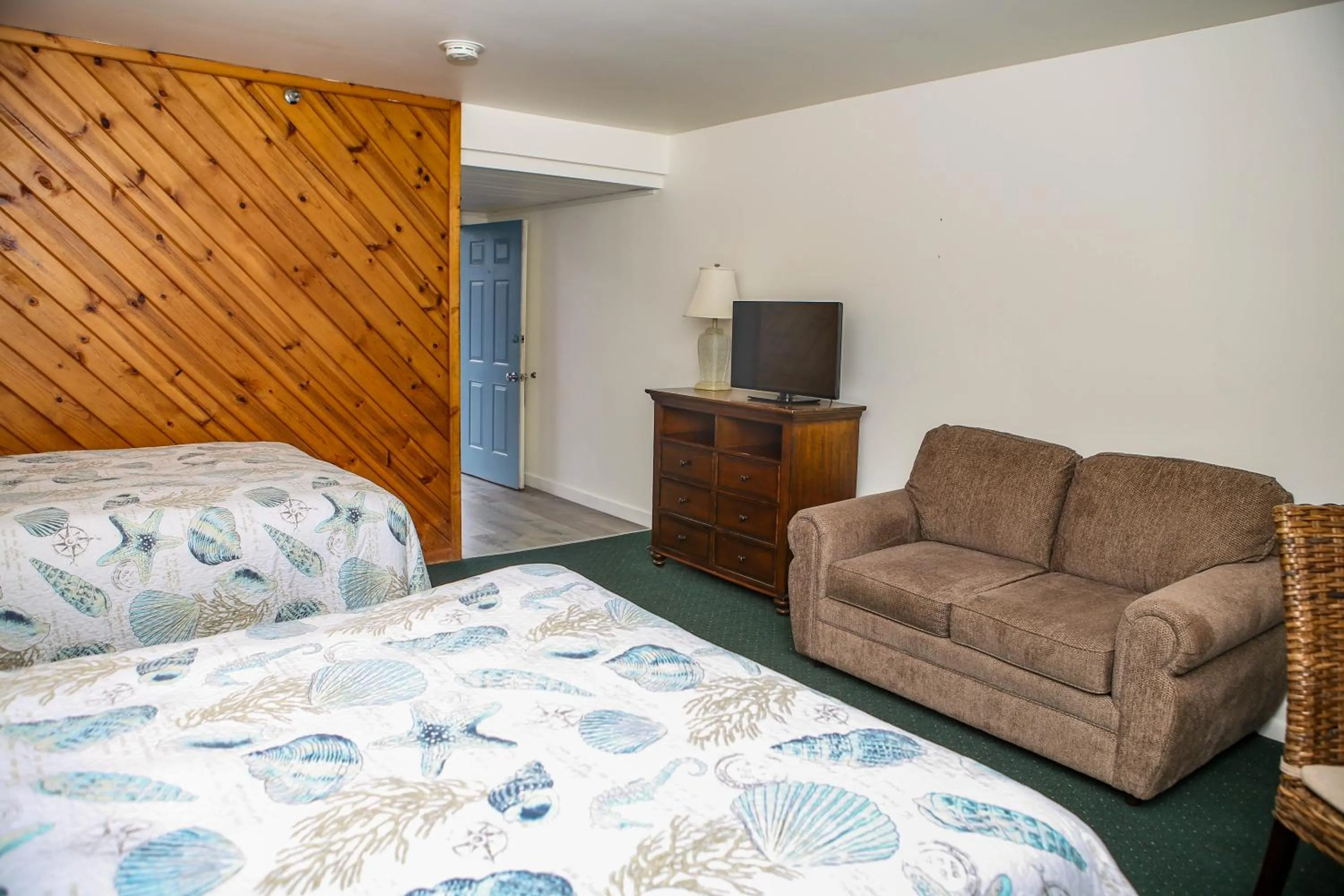 Bed in Waterside Inn