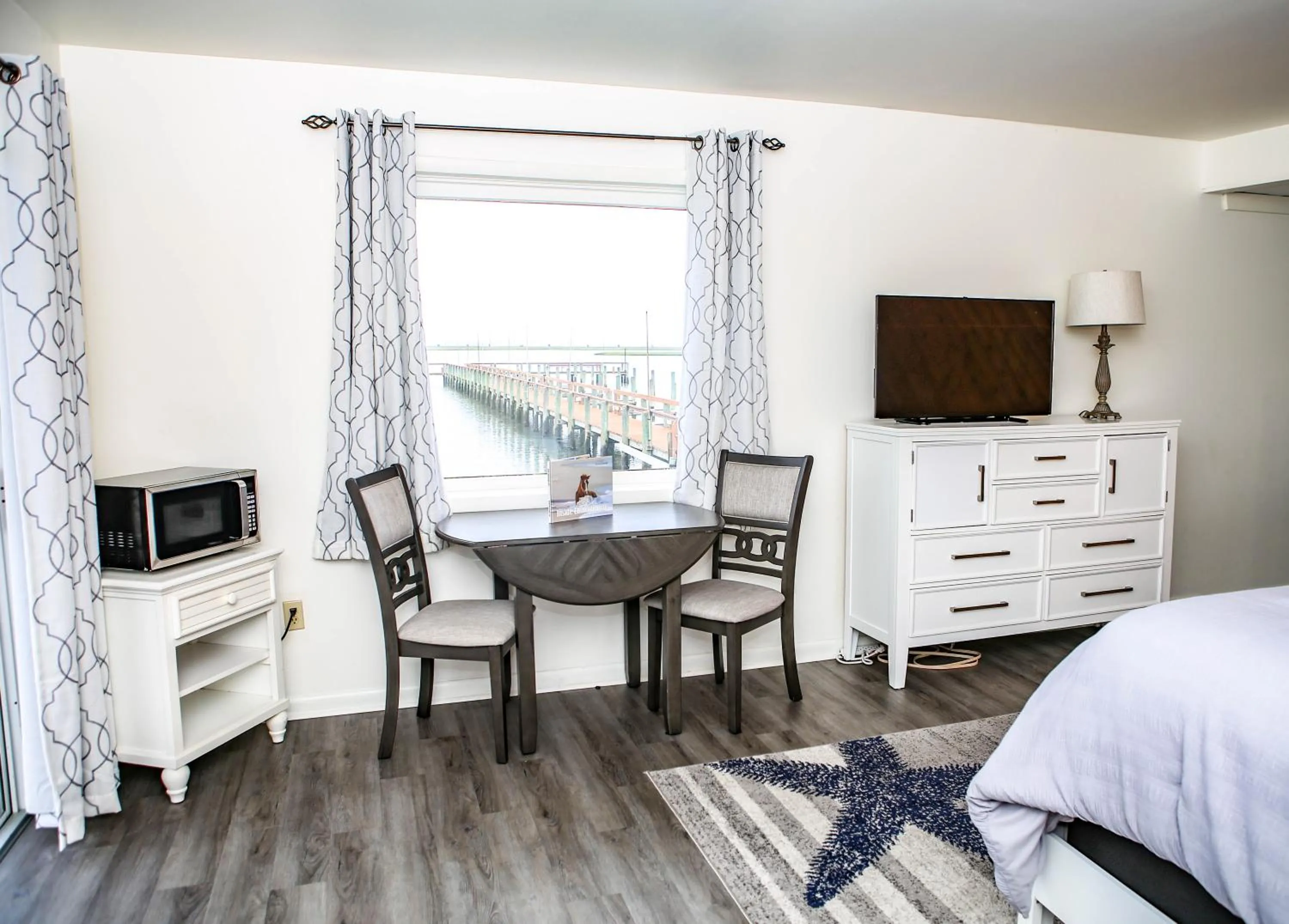 Bed in Waterside Inn