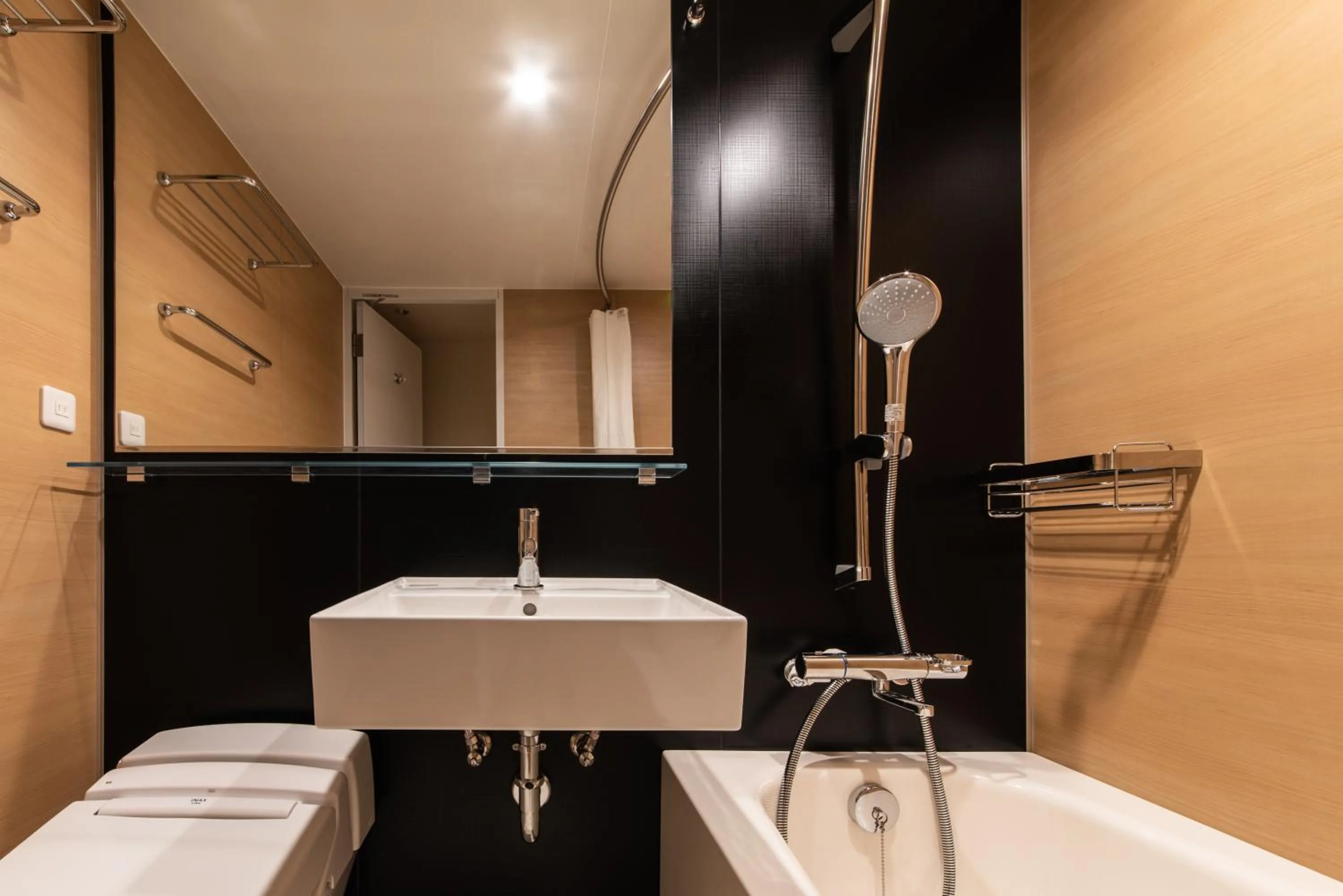 Shower in Hotel Vista Fukuoka Nakasu-Kawabata