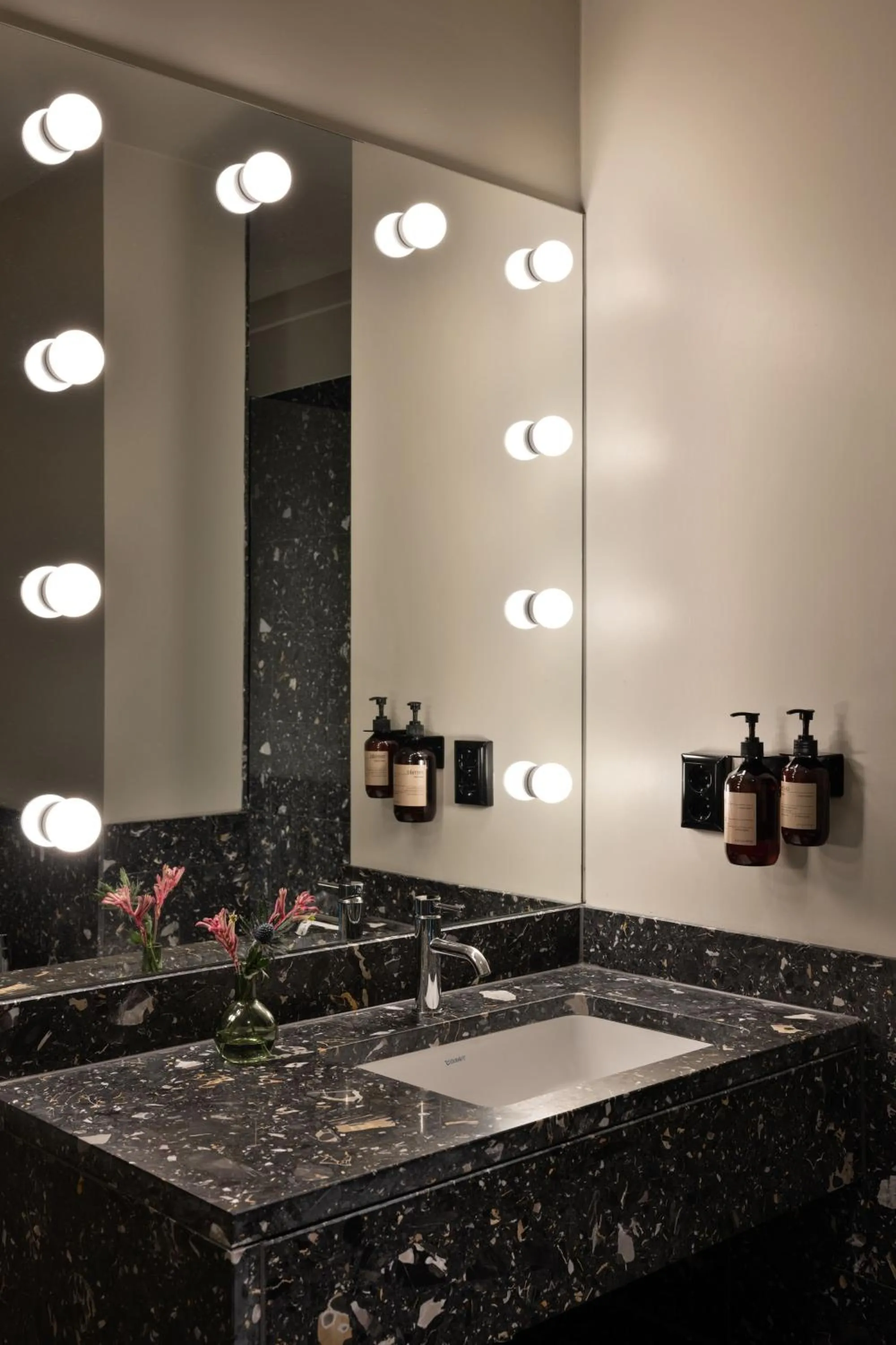 Bathroom in Pop House Hotel