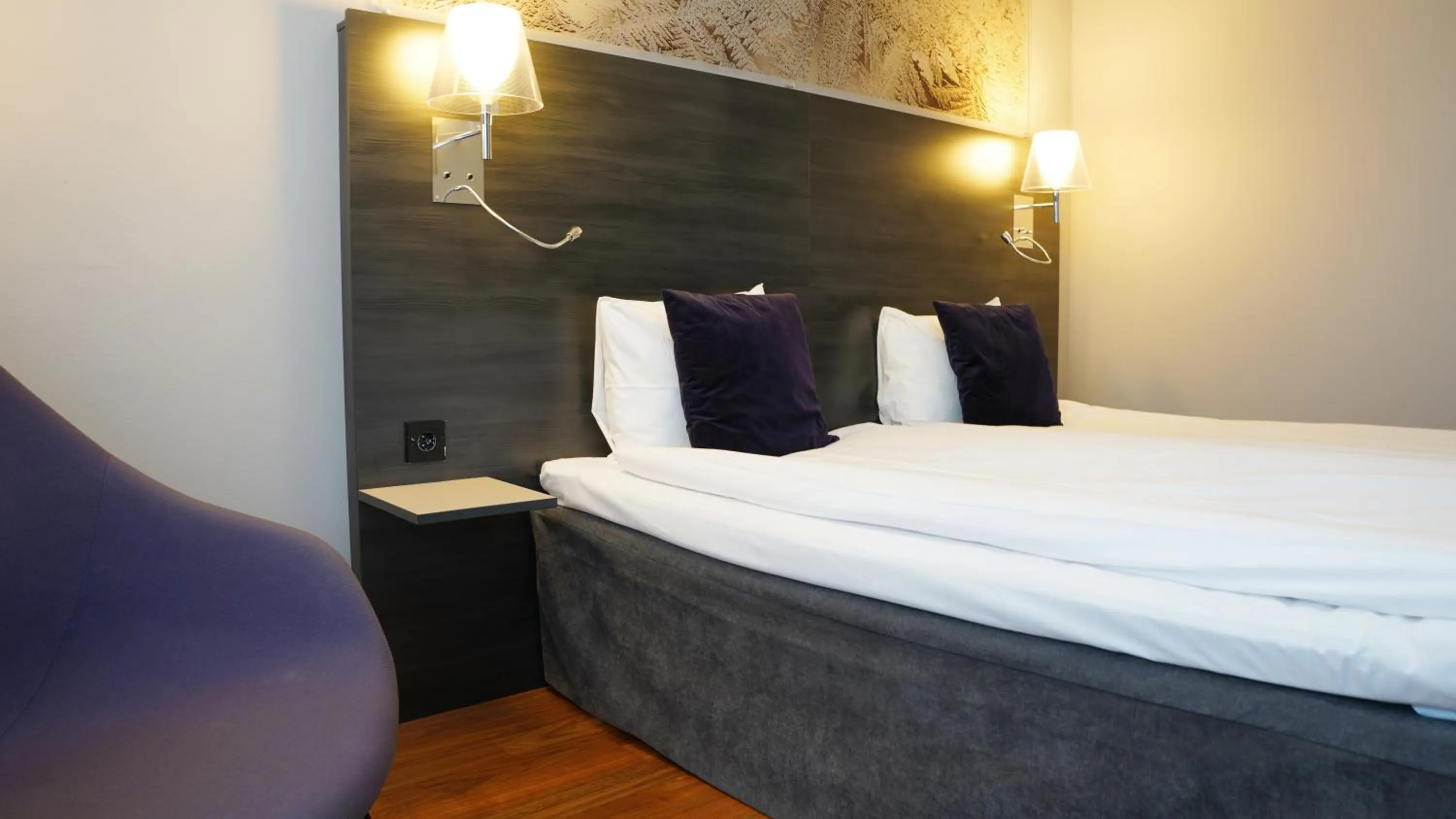 Property building, Bed in Quality Hotel Sundsvall