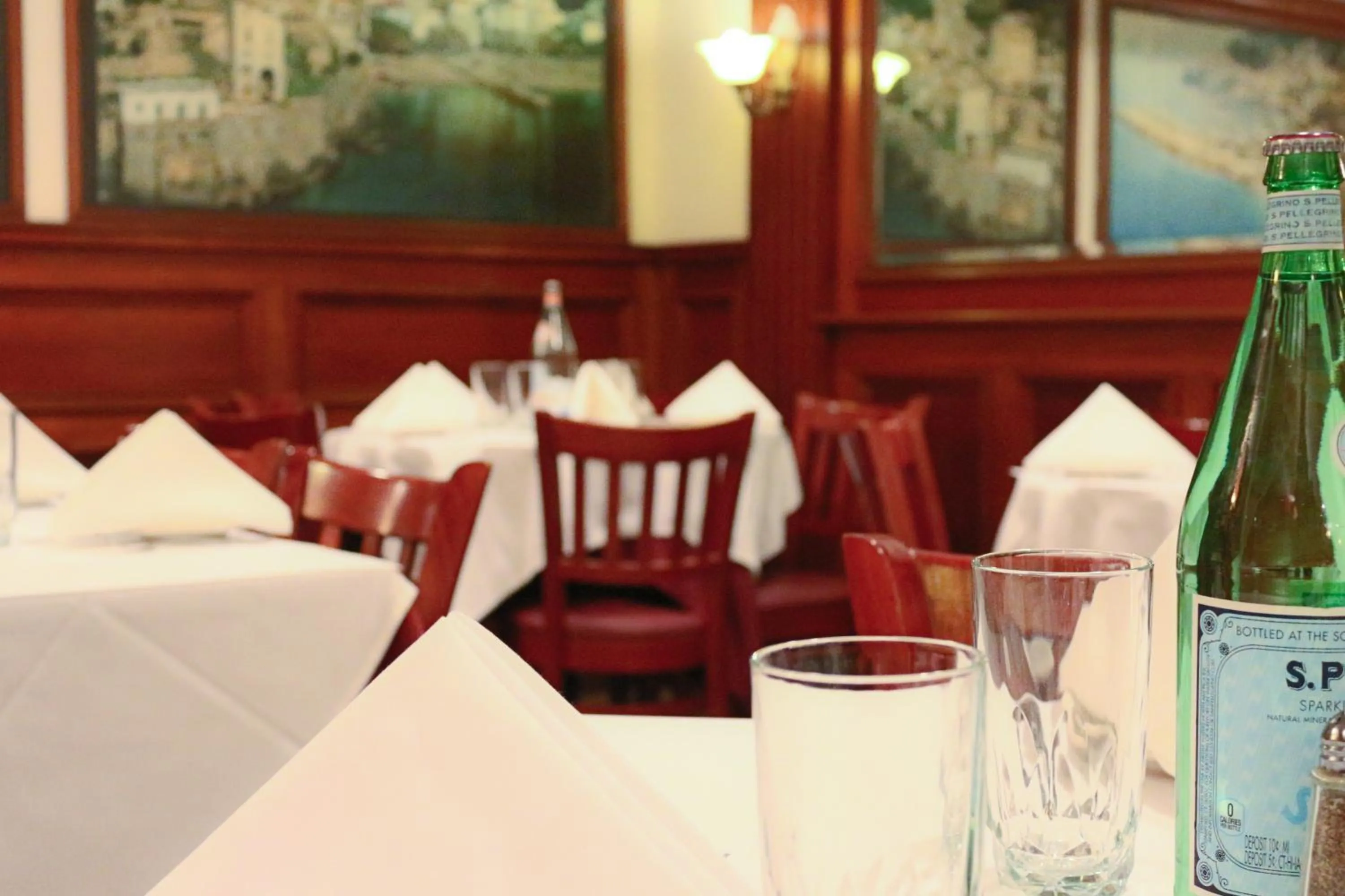 Restaurant/places to eat in Da Vinci Hotel