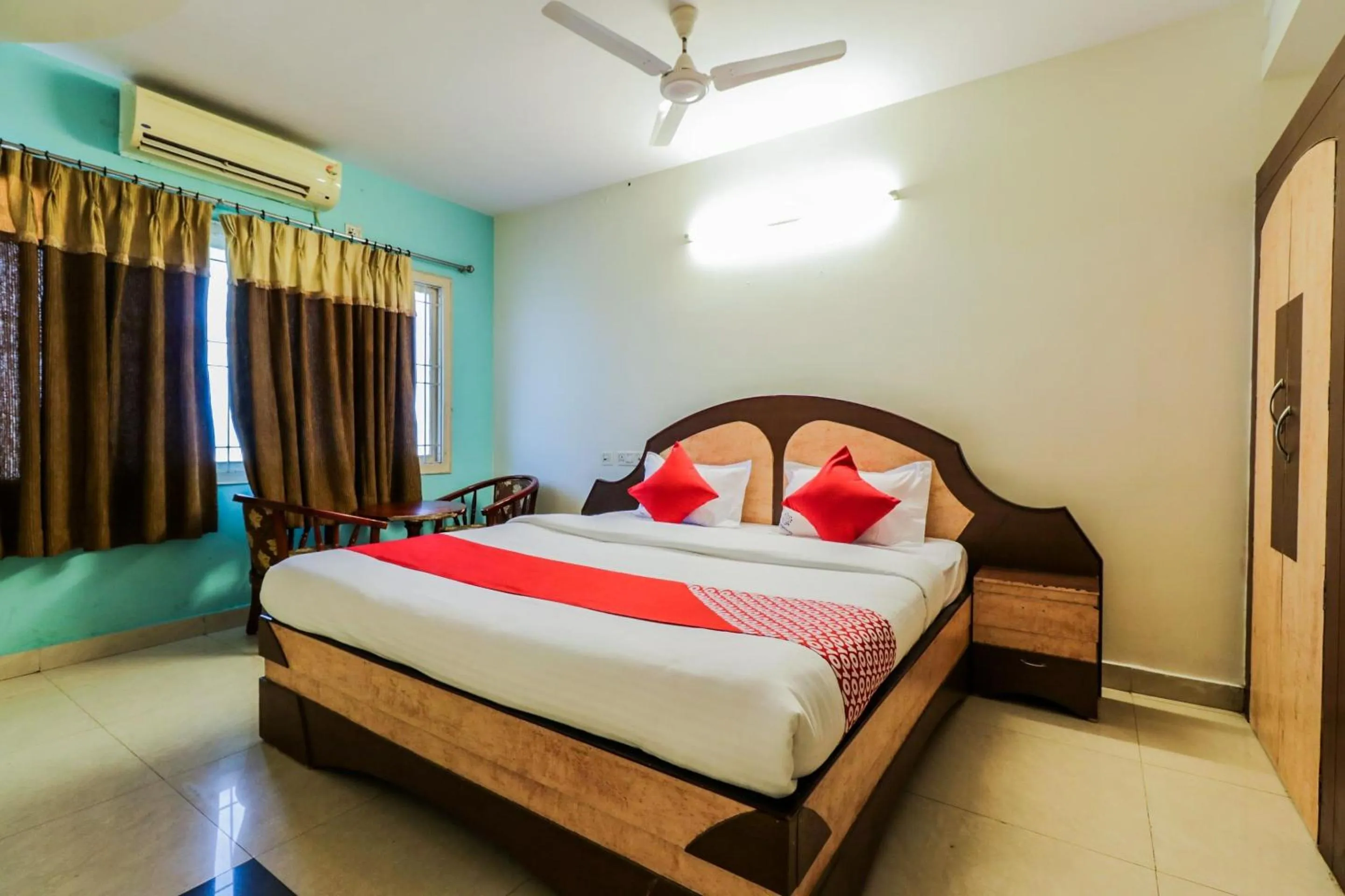 Bedroom, Bed in Hotel O Parnasala Princely