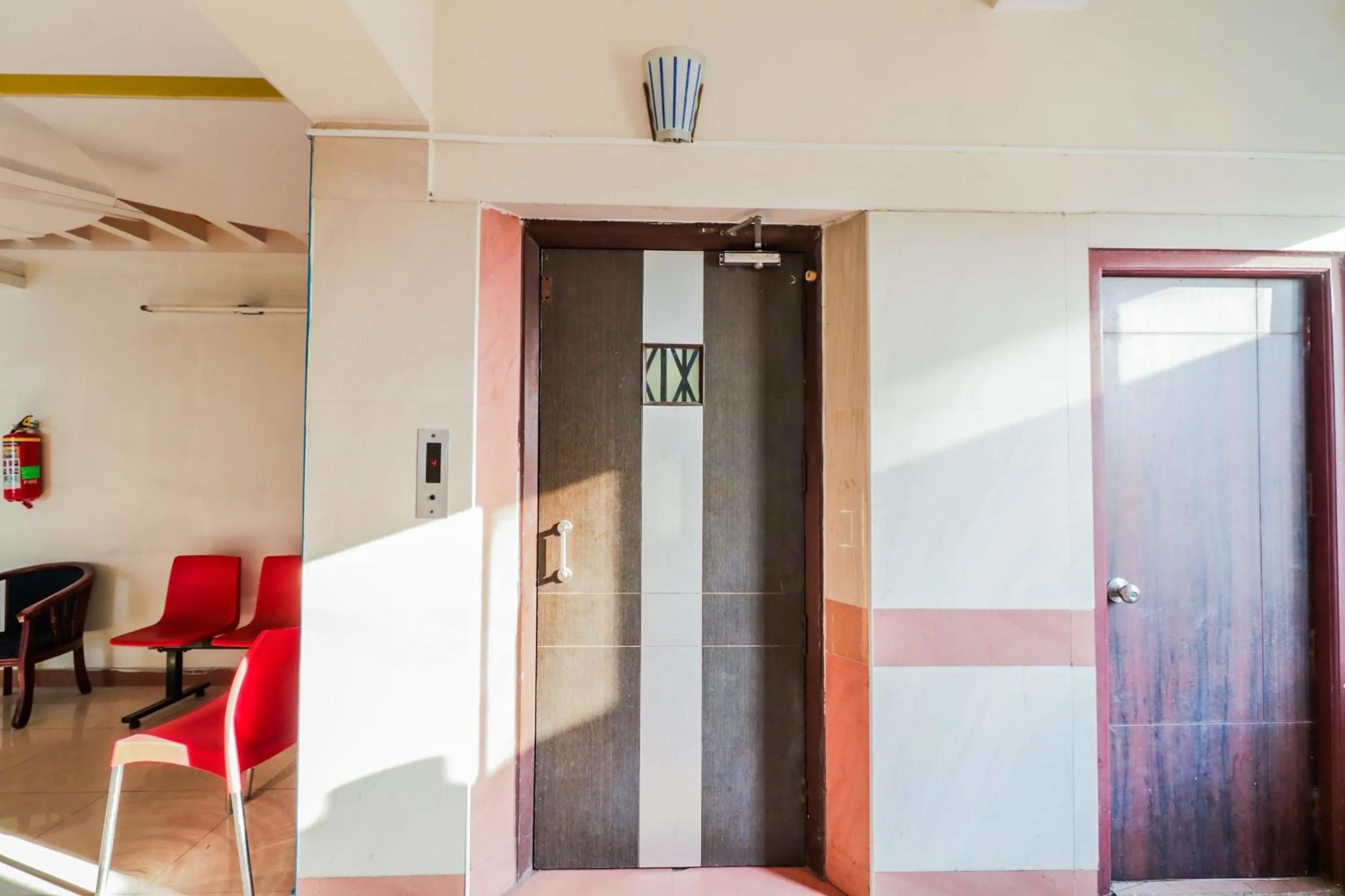 Lobby or reception in Hotel O Parnasala Princely