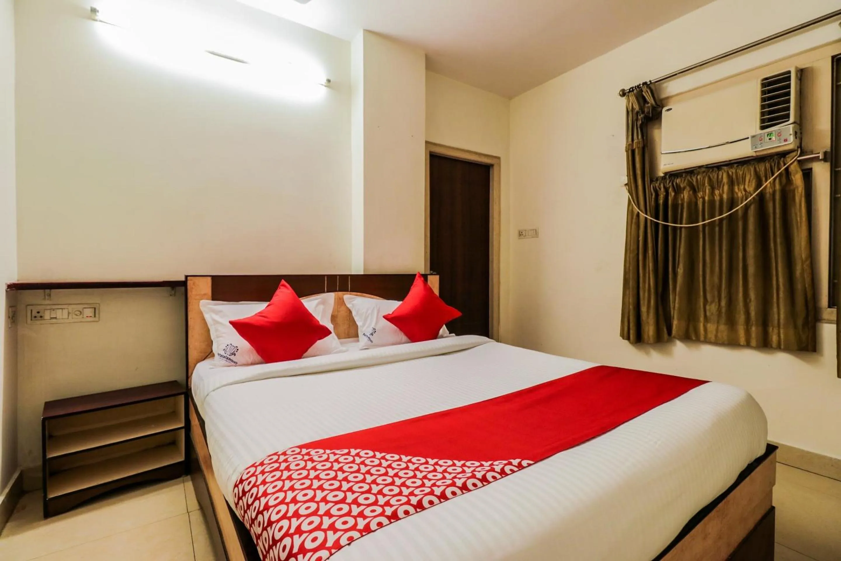 Bedroom, Bed in Hotel O Parnasala Princely