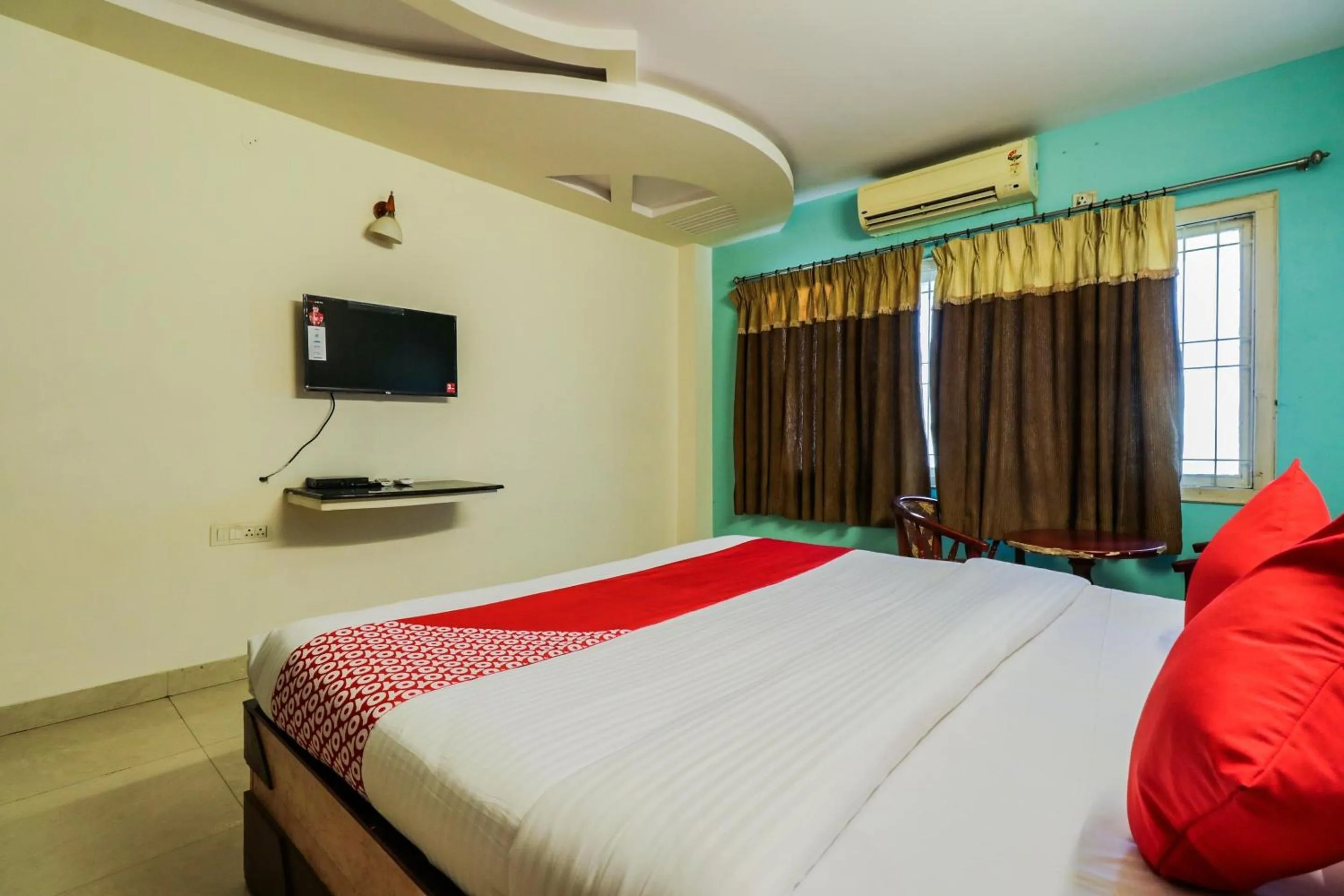 Bedroom, Bed in Hotel O Parnasala Princely