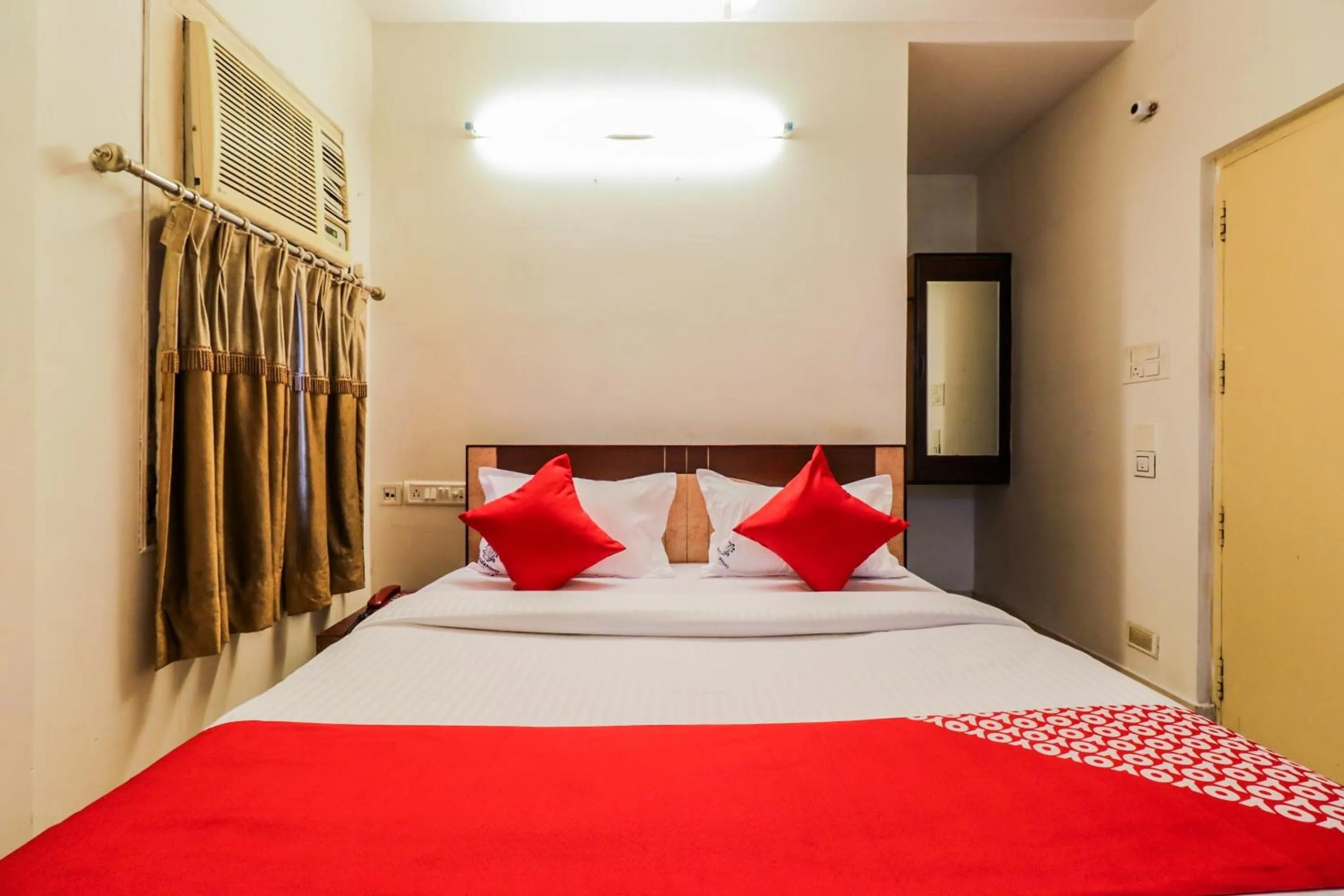 Bedroom, Bed in Hotel O Parnasala Princely