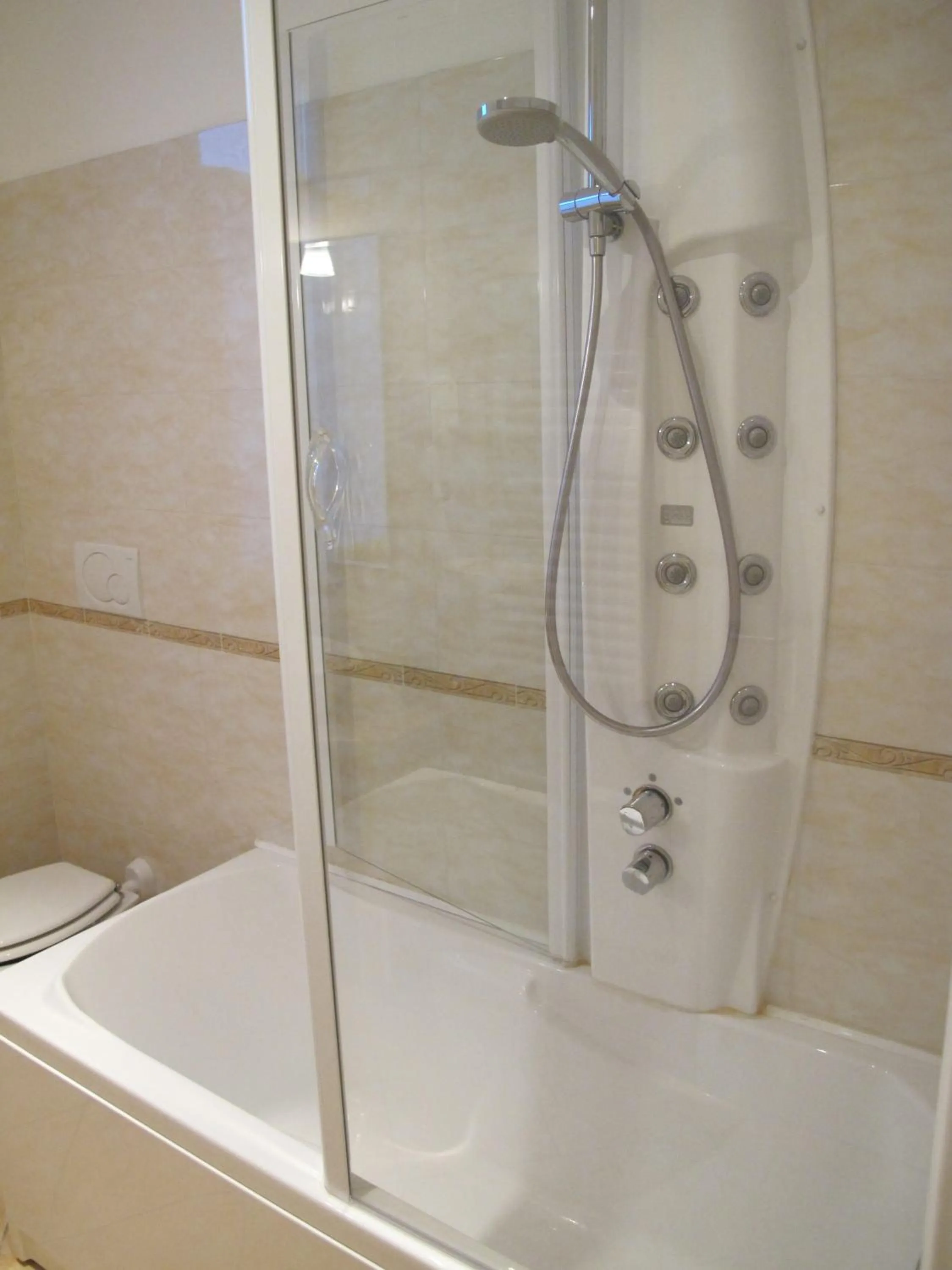 Bathroom in Hotel Laguna Residence