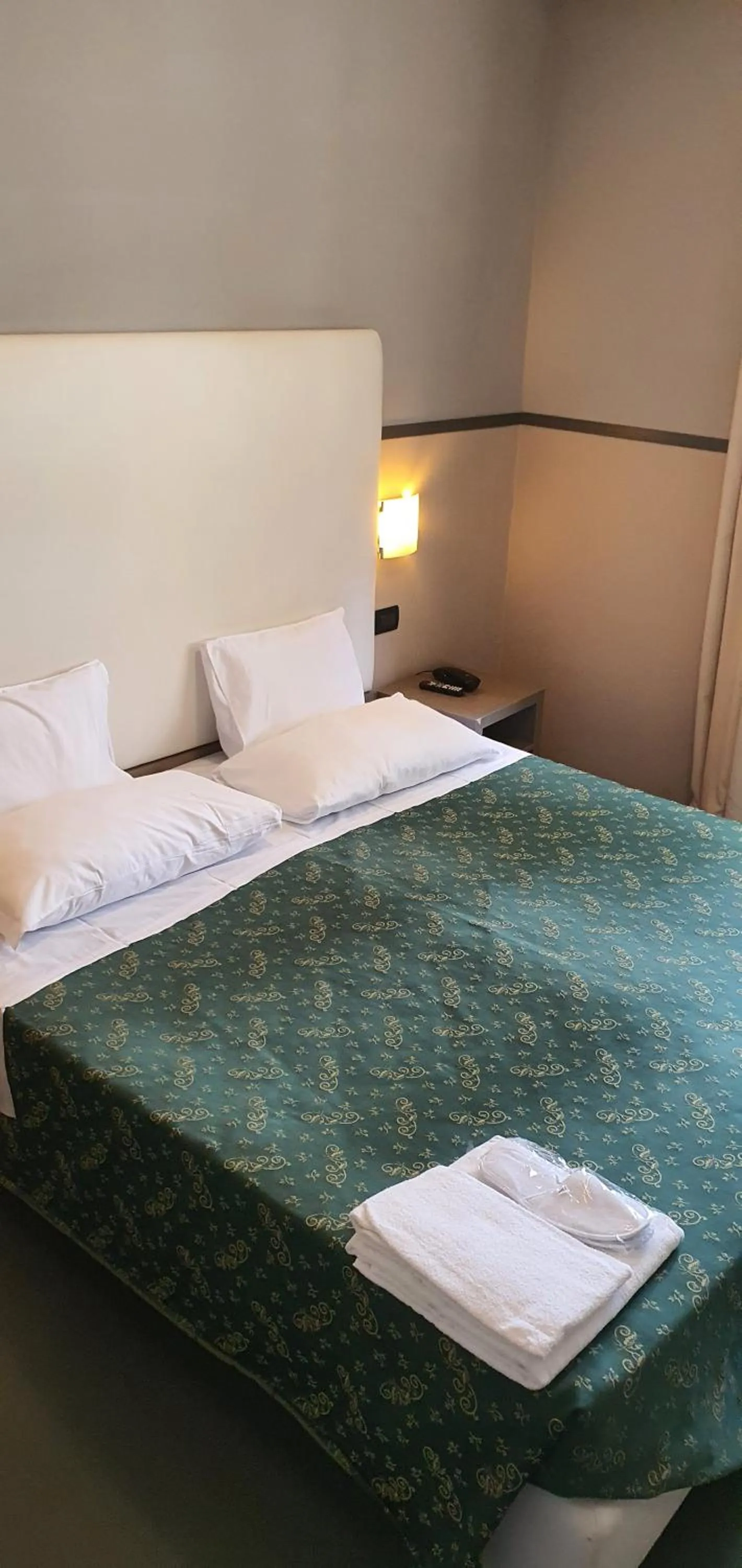 Property building, Bed in Hotel Laguna Residence