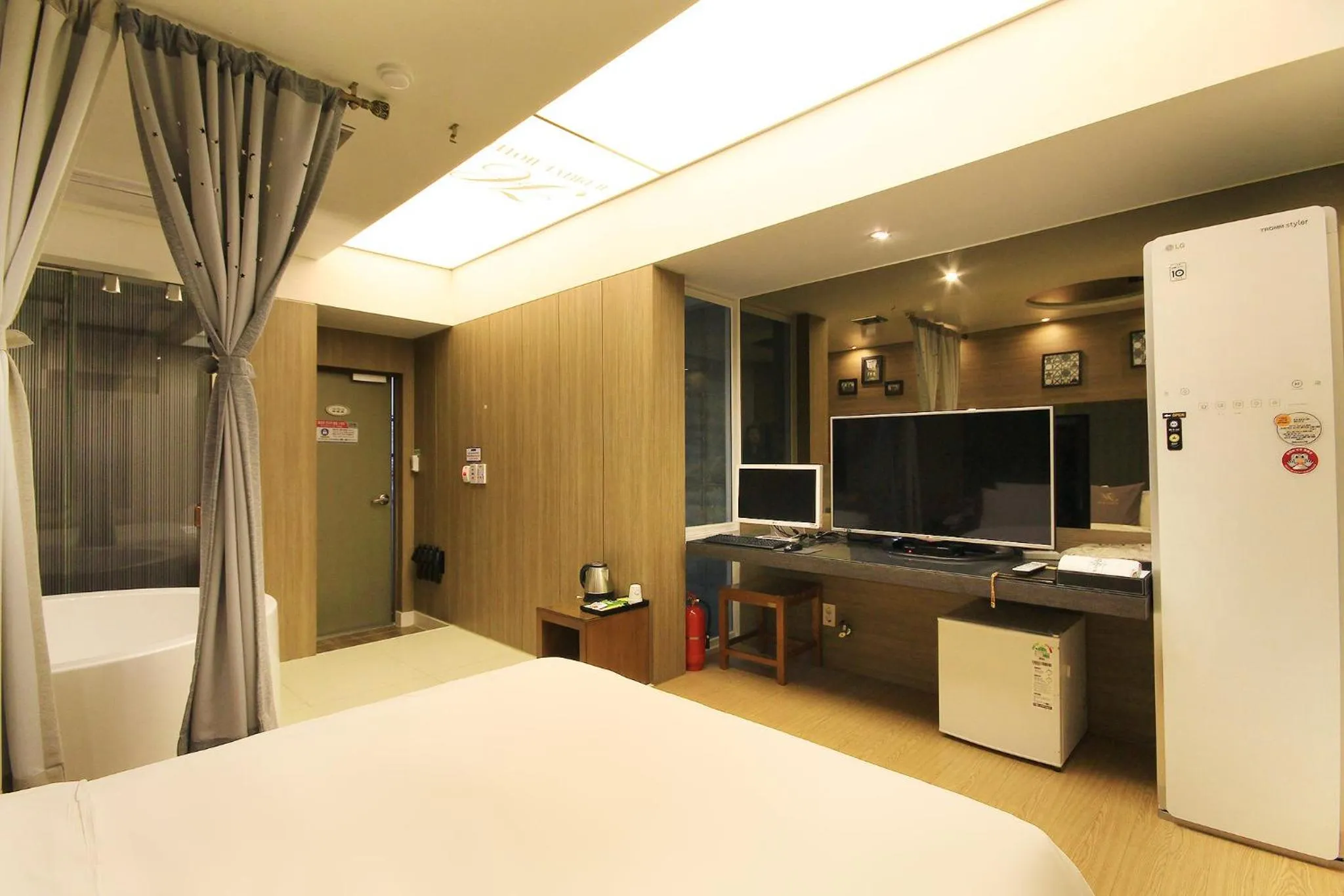 Area and facilities in H Drive Hotel