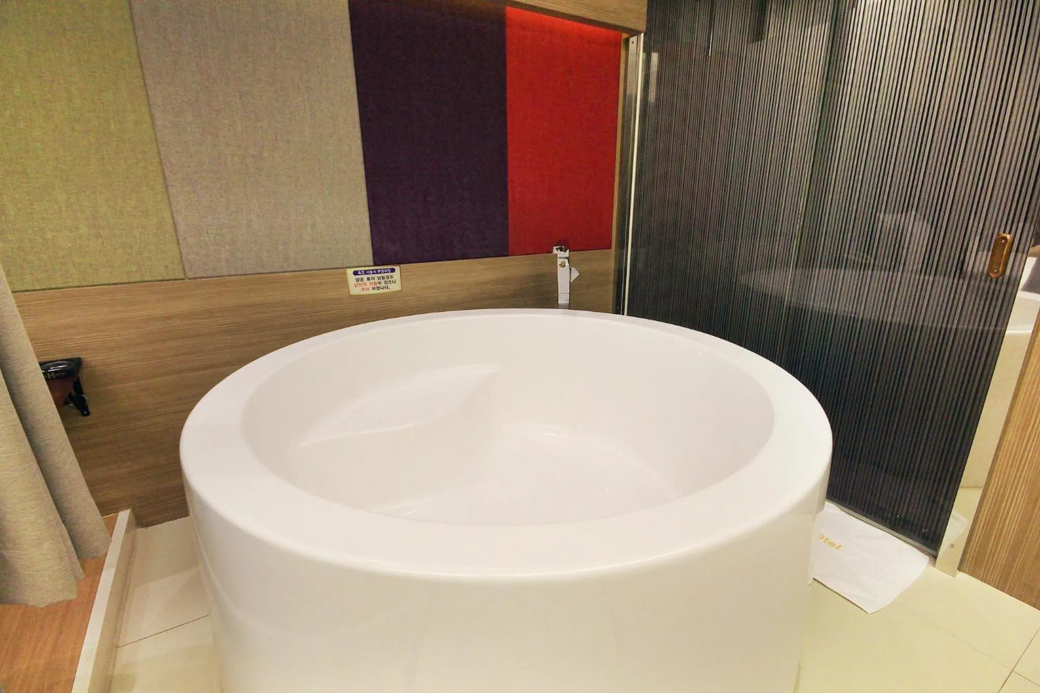 Area and facilities in H Drive Hotel