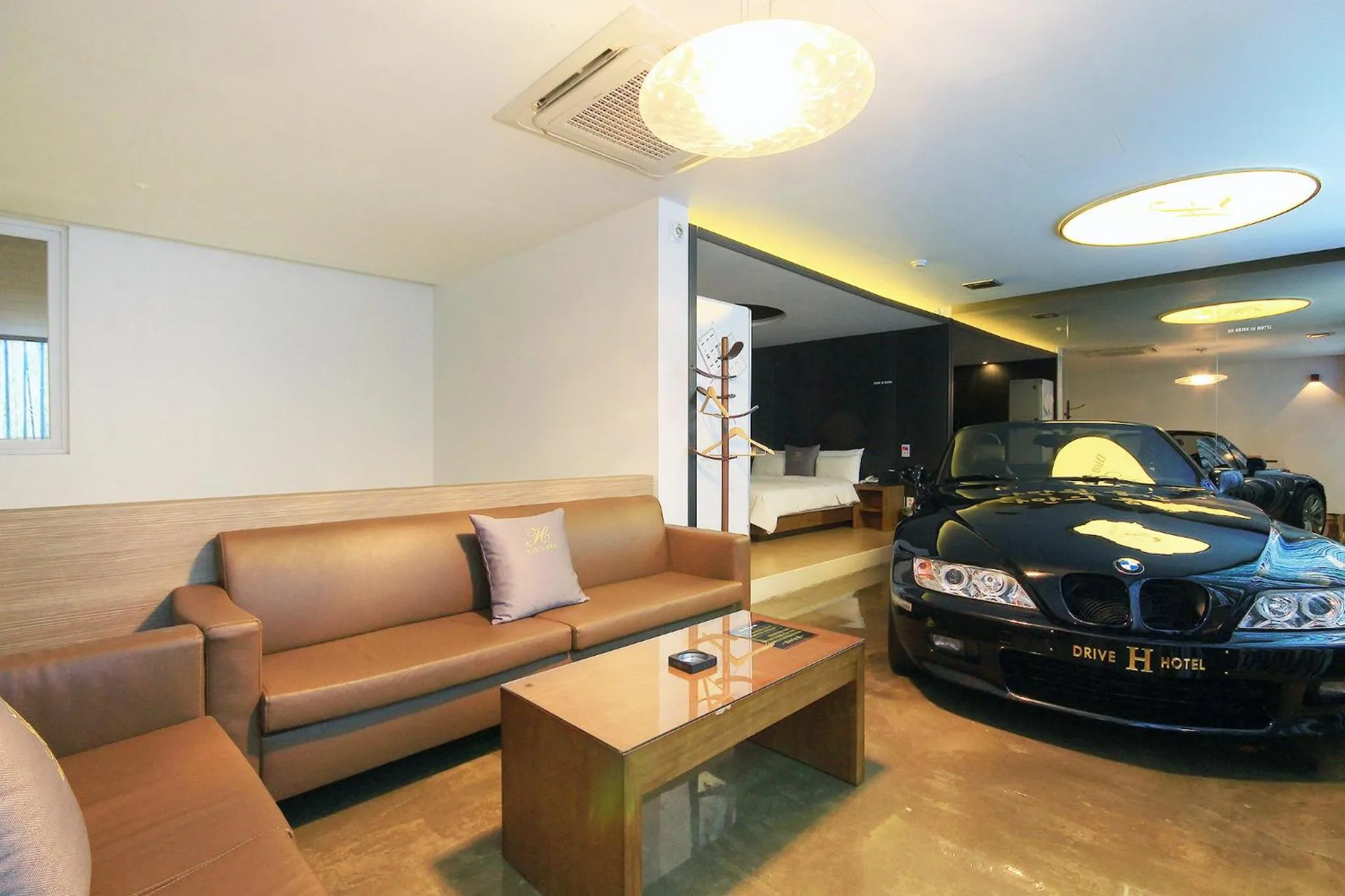 Photo of the whole room in H Drive Hotel