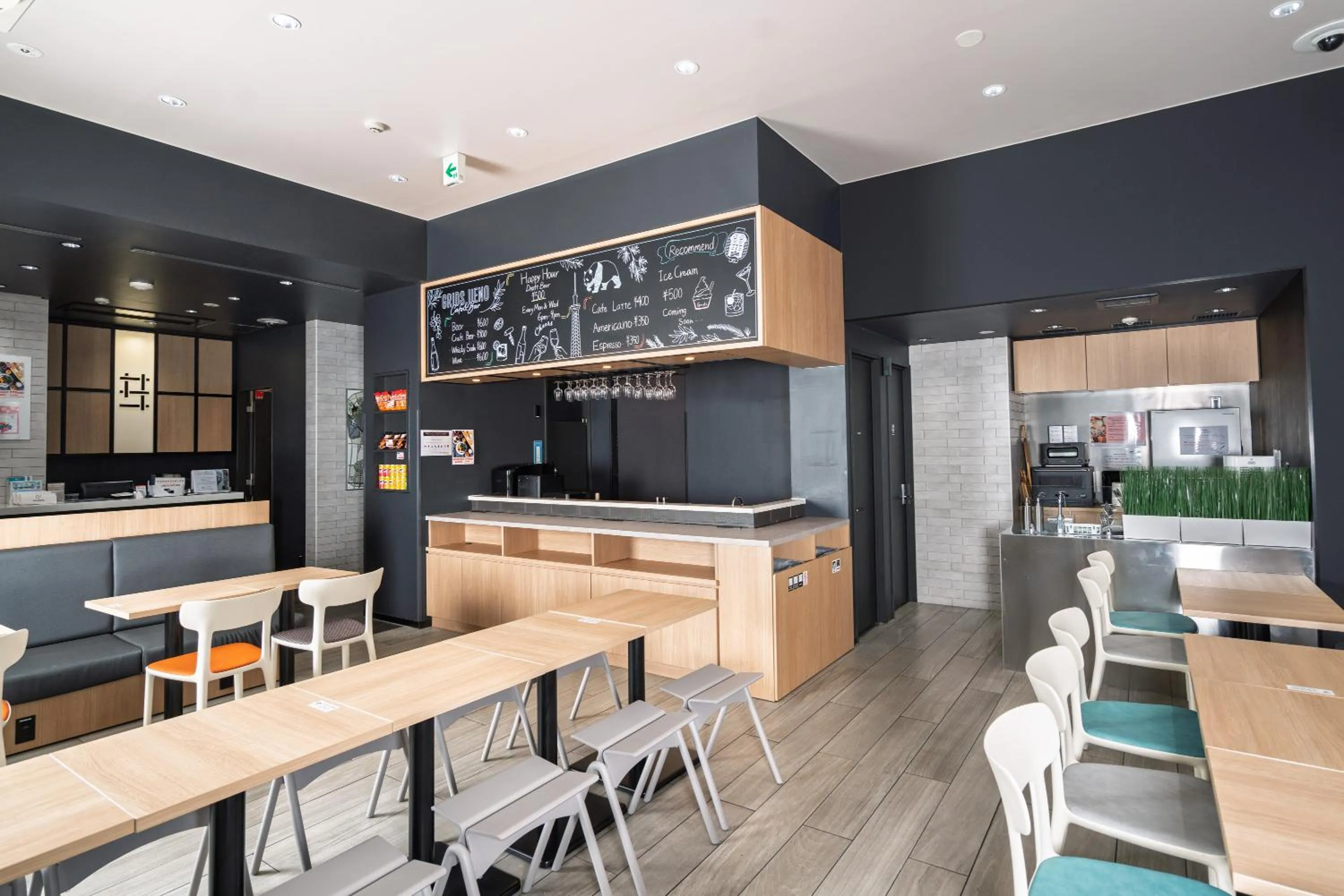 Communal lounge/ TV room in Grids Tokyo Ueno Hotel&Hostel