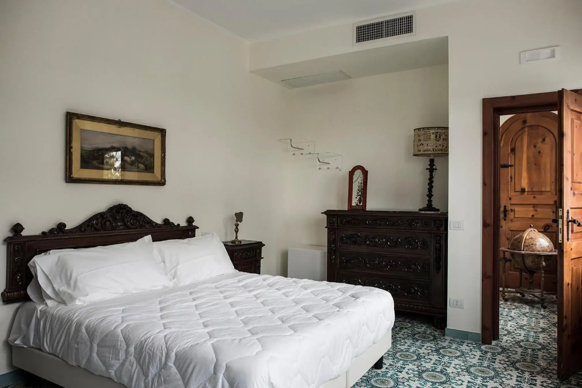 Deluxe Double Room with Shower - single occupancy in Villa delle Querce Resort Deluxe Double Room with Shower - single occupancy in Villa delle Querce Resort
