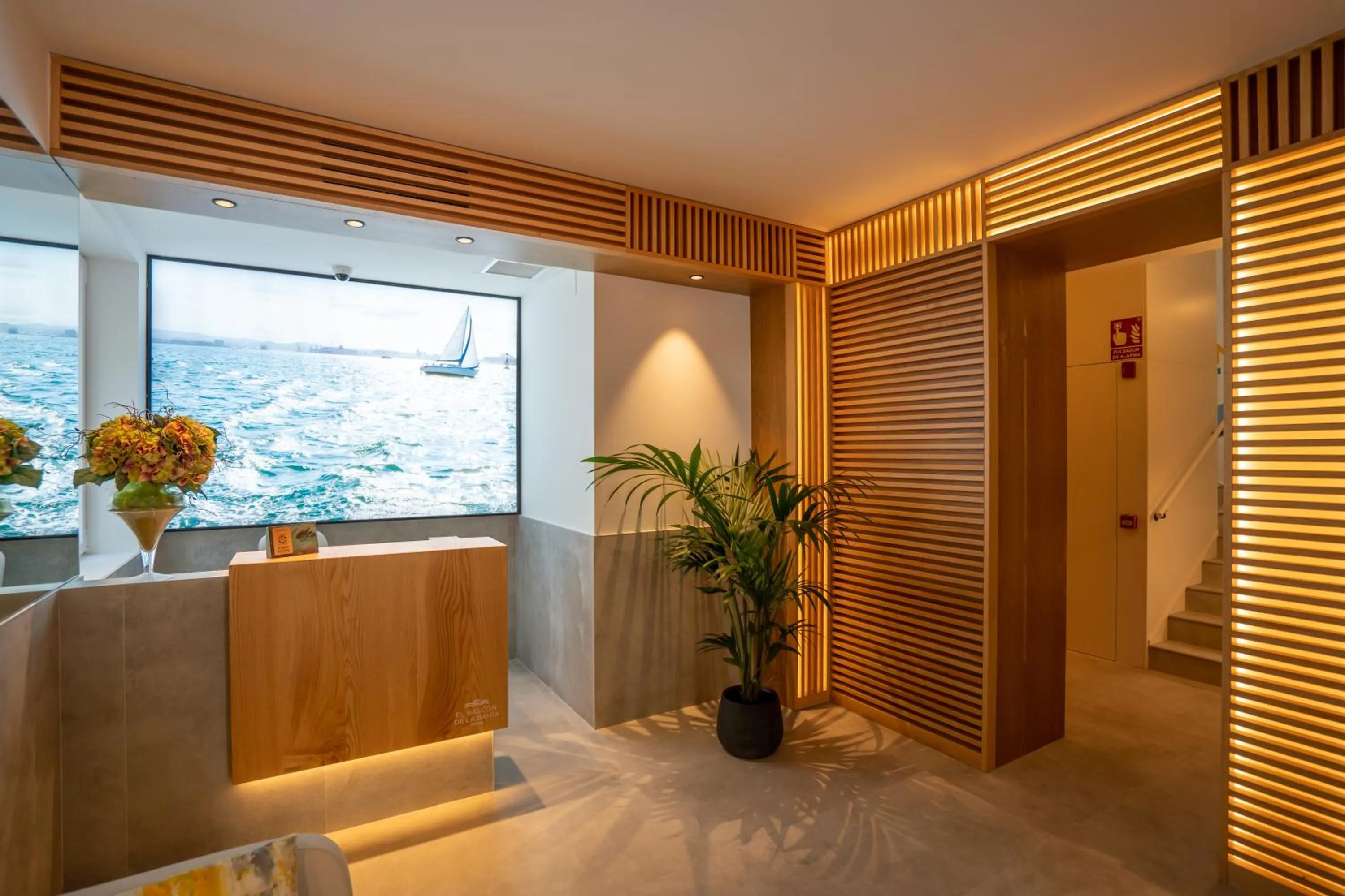 Lobby or reception in Sercotel El Balcón de la Bahía Suites