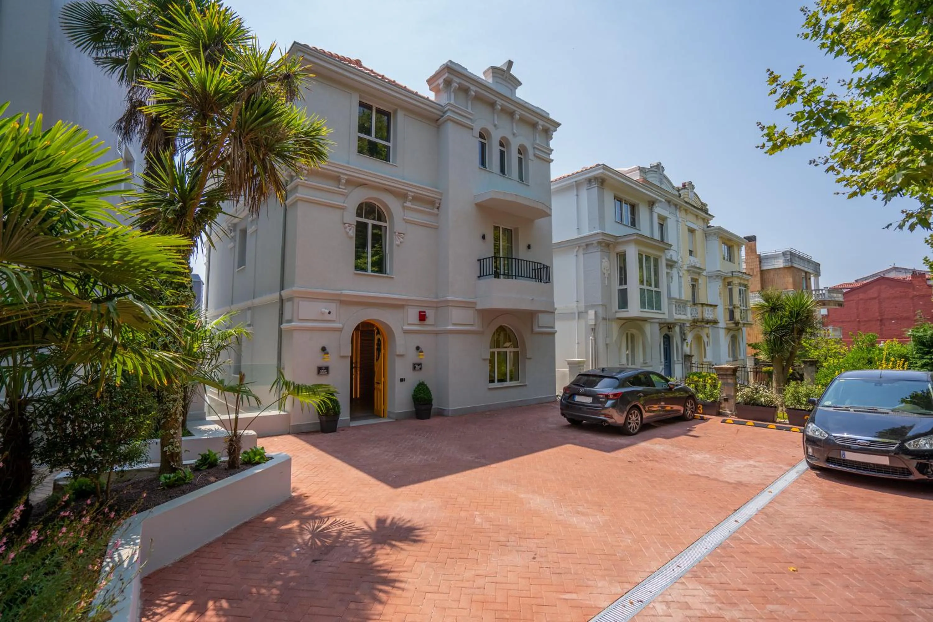 Parking in Sercotel El Balcón de la Bahía Suites