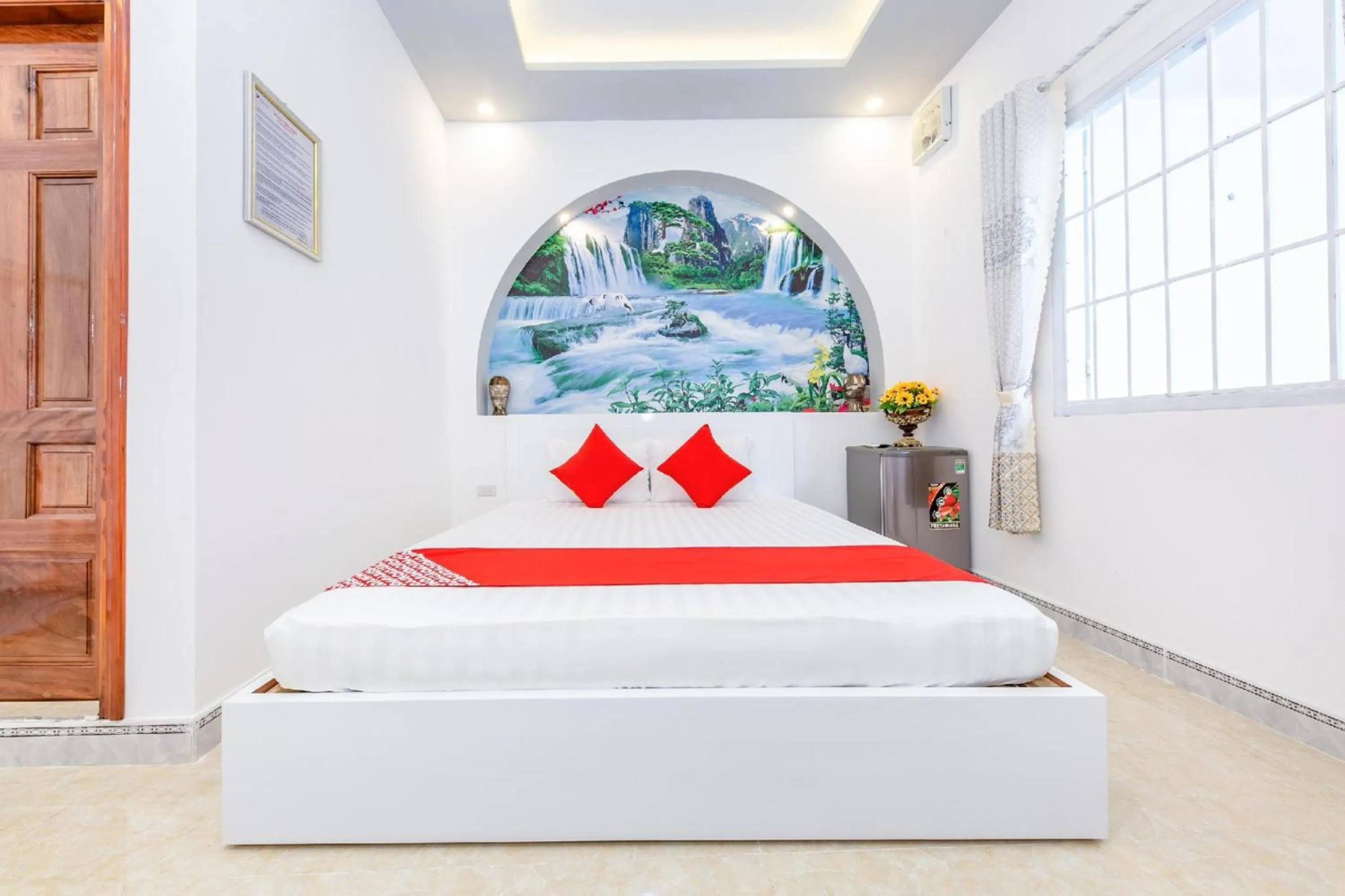 Photo of the whole room, Bed in Super OYO 598 Peony Hotel