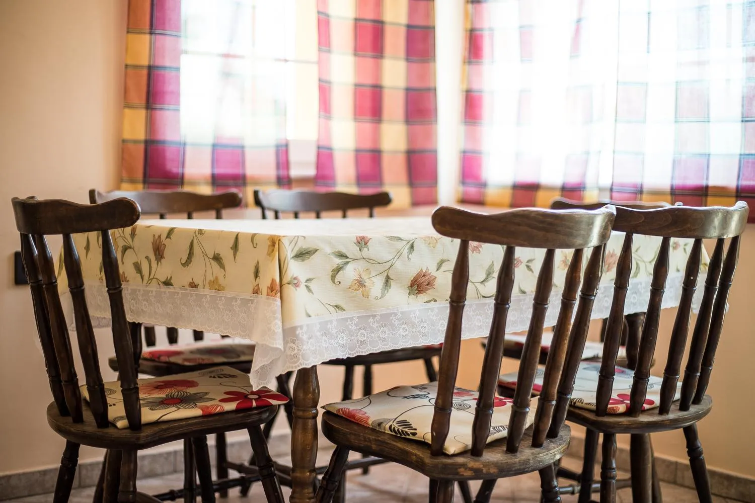 Dining area in Nyirfa Apartmanház Döröske