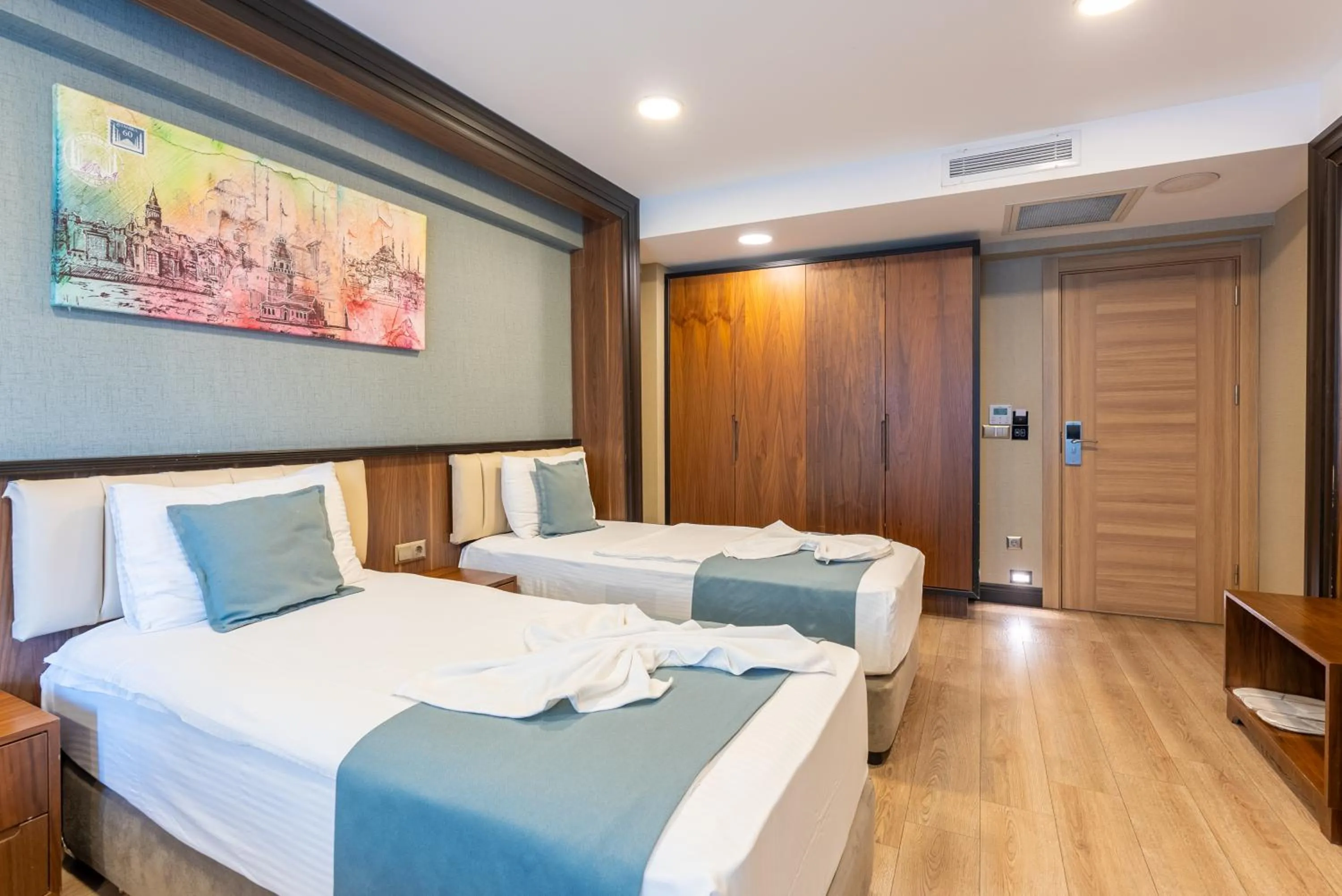 Bed in Valens Hotel Downtown