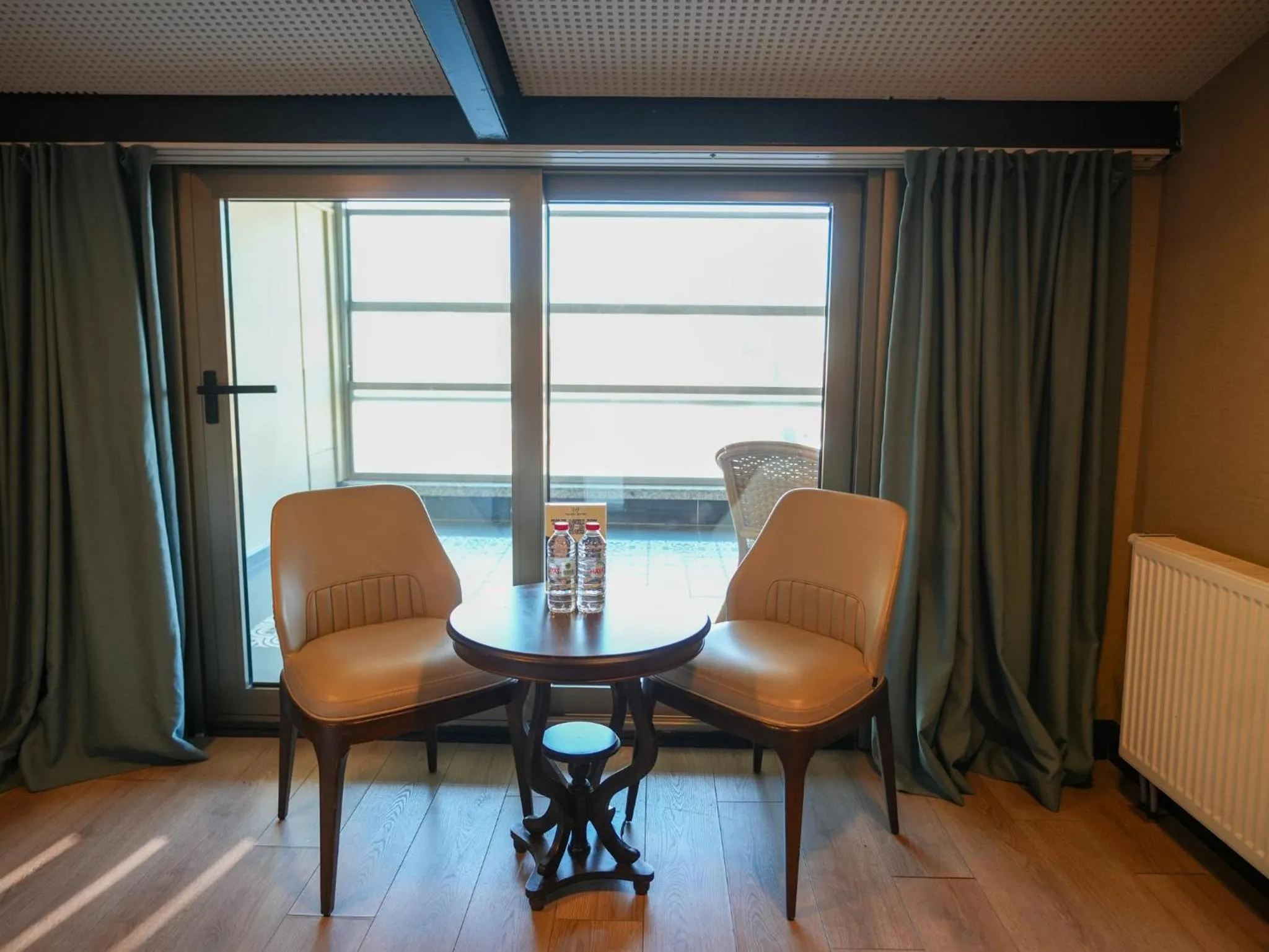 Living room in Valens Hotel Downtown