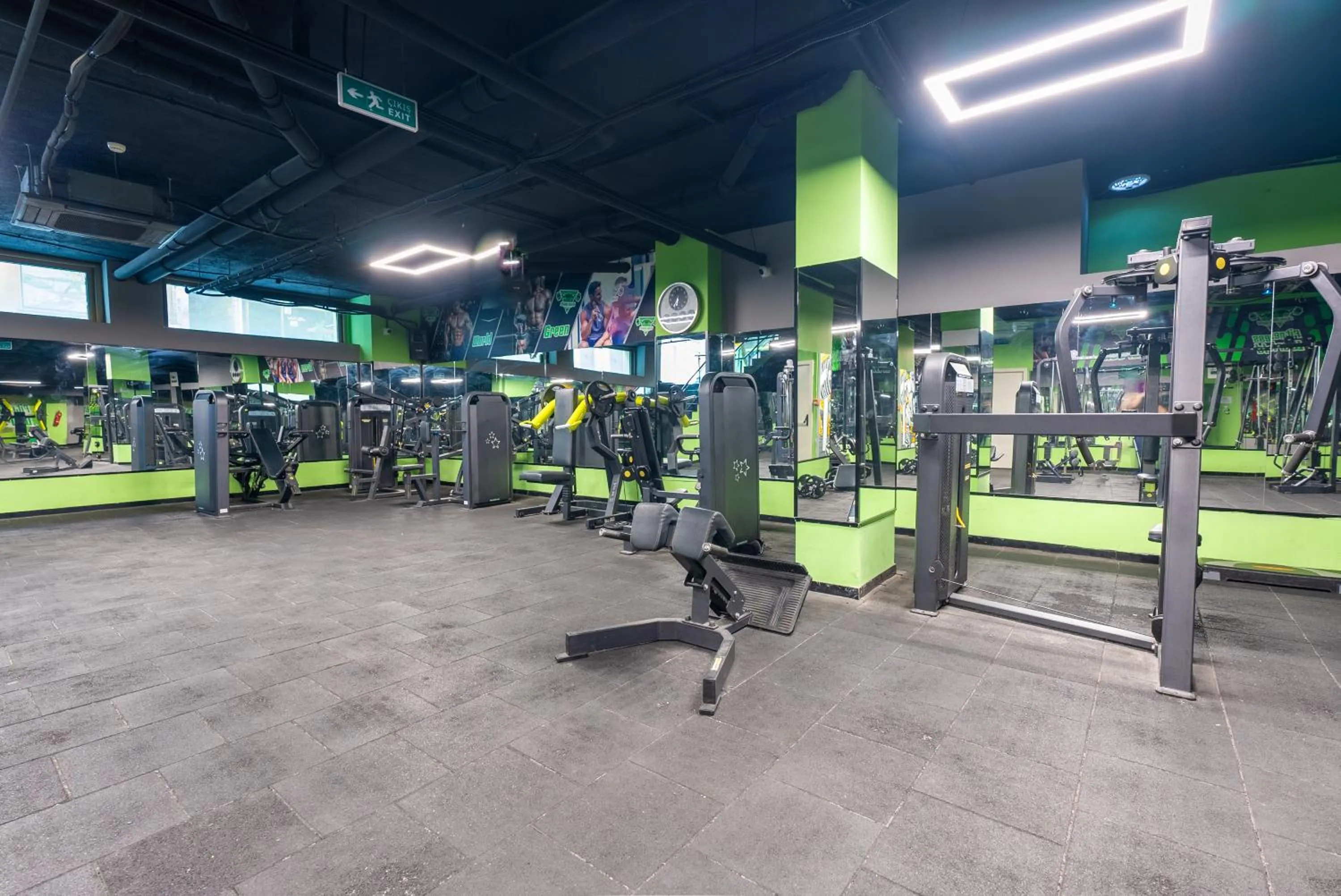 Fitness centre/facilities in Valens Hotel Downtown