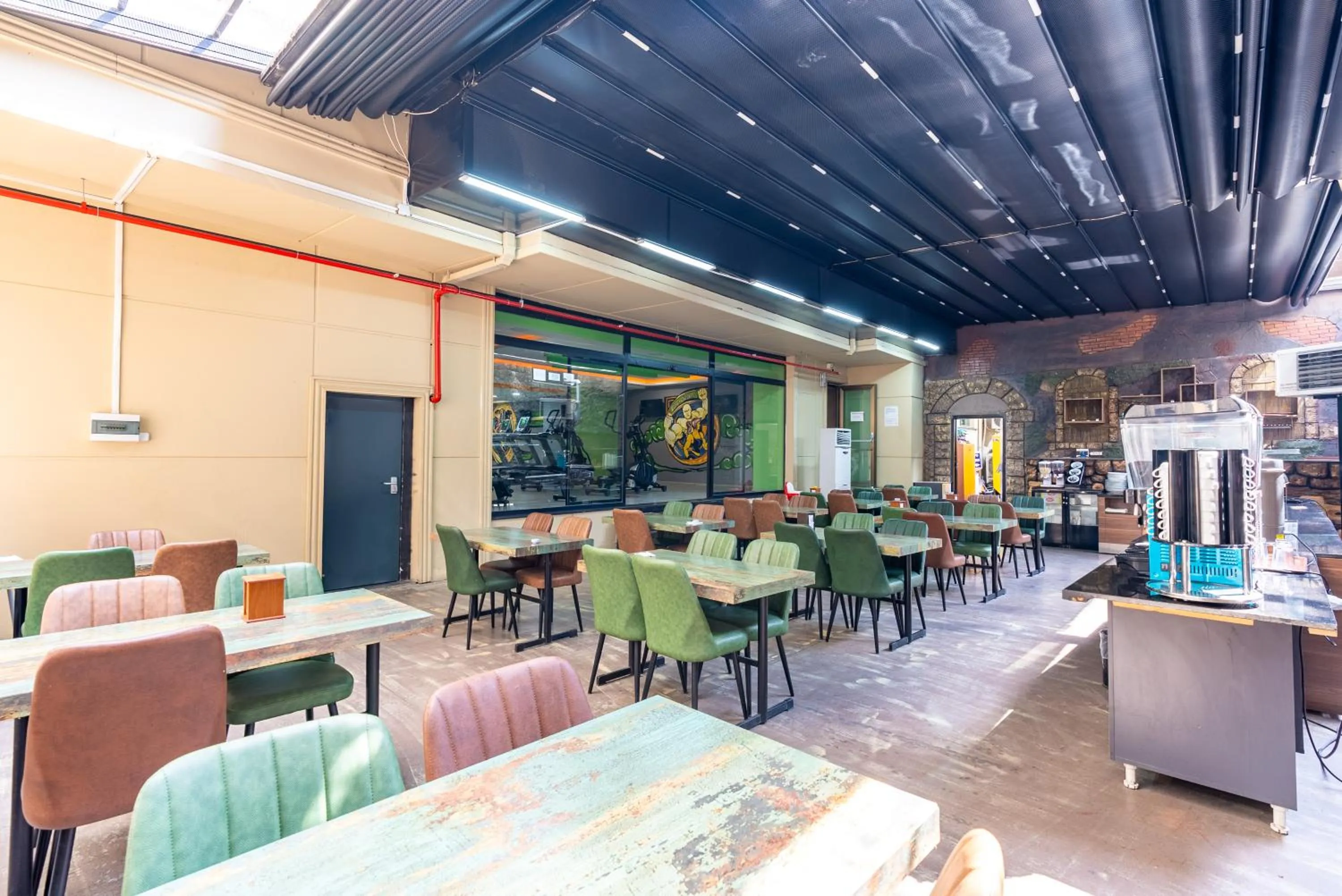 Restaurant/places to eat in Valens Hotel Downtown