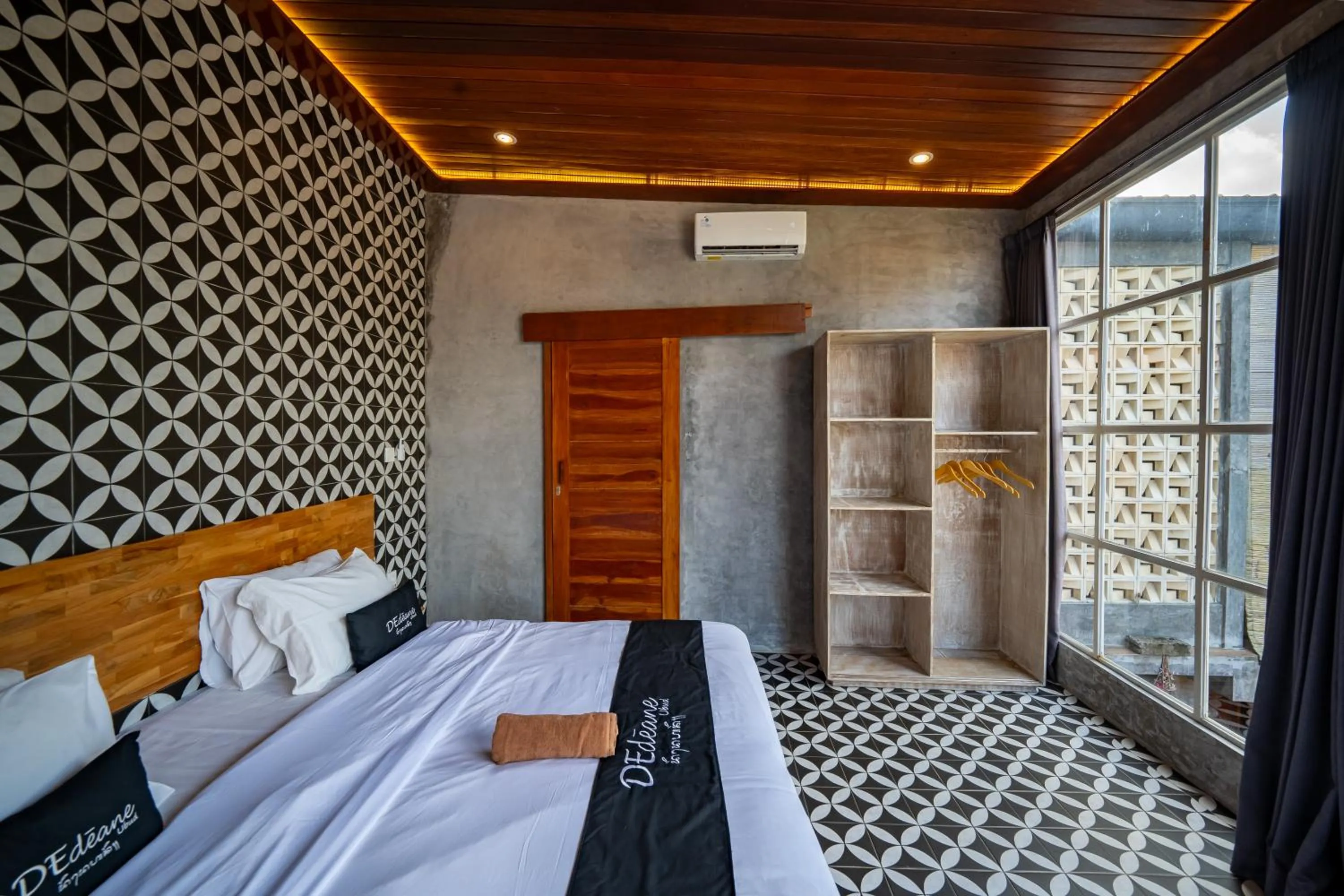 Bed in Dedeane Hotel & Yoga Retreat