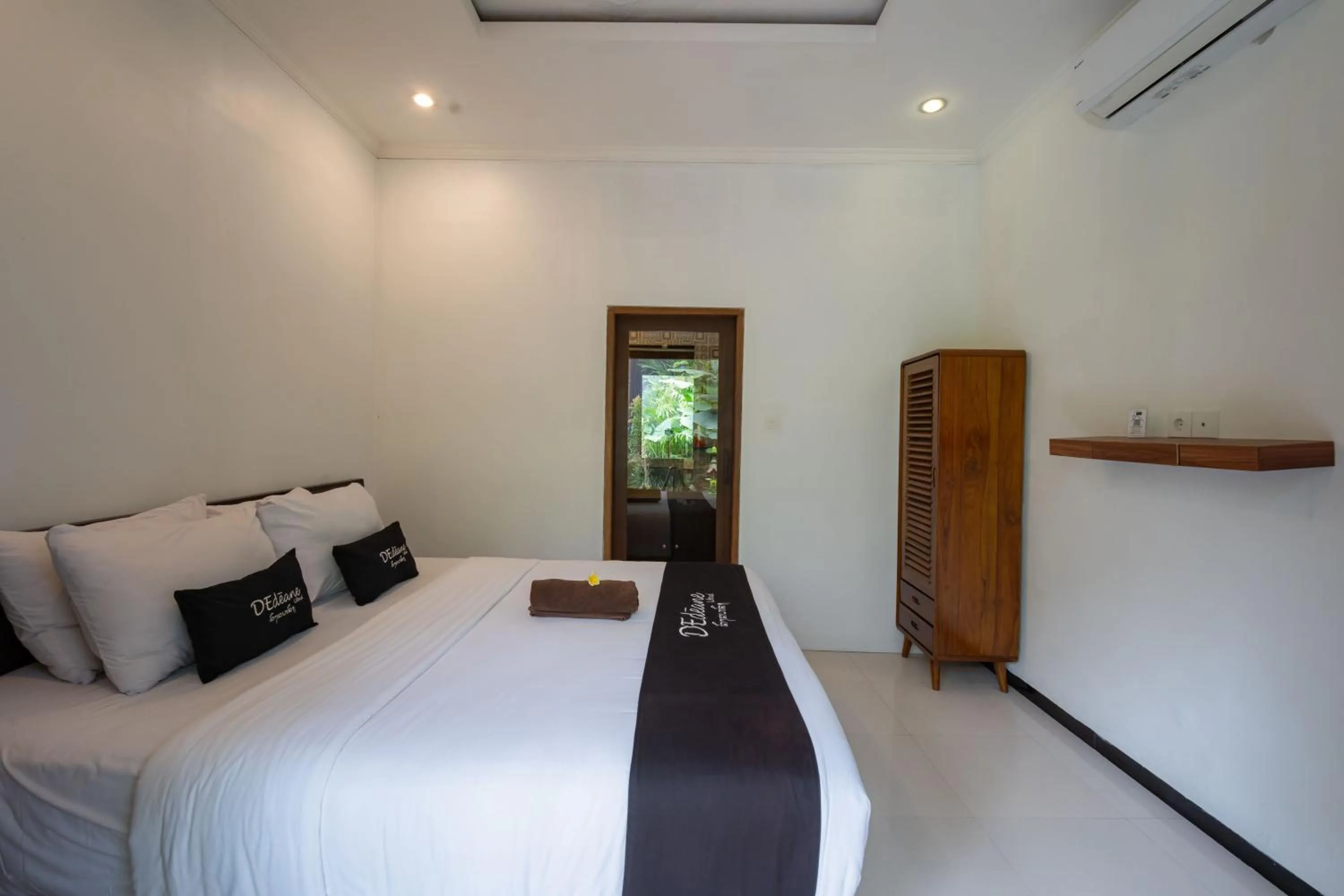 Bed in Dedeane Hotel & Yoga Retreat