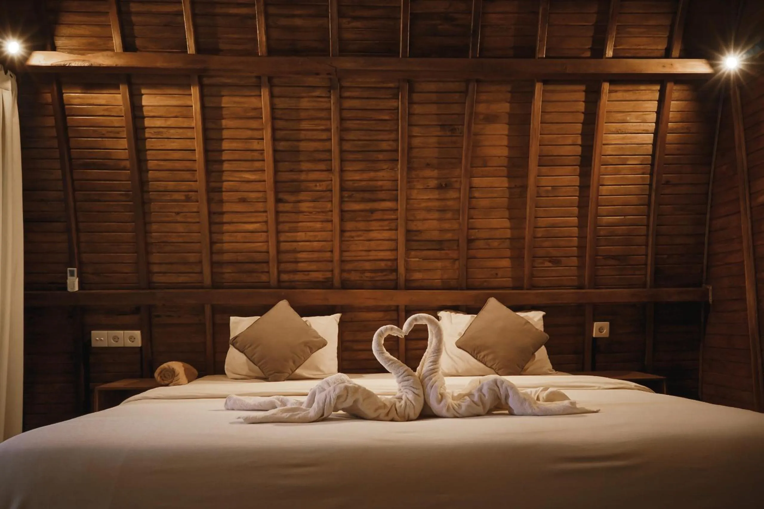 Bed in Dedeane Hotel & Yoga Retreat