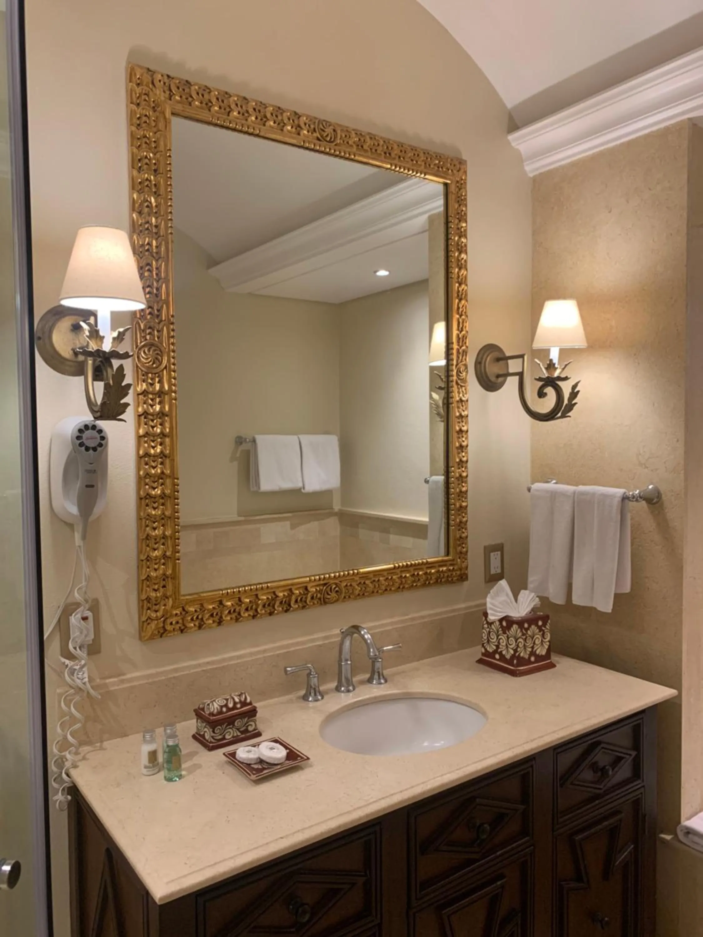 Bathroom in Villa Antigua