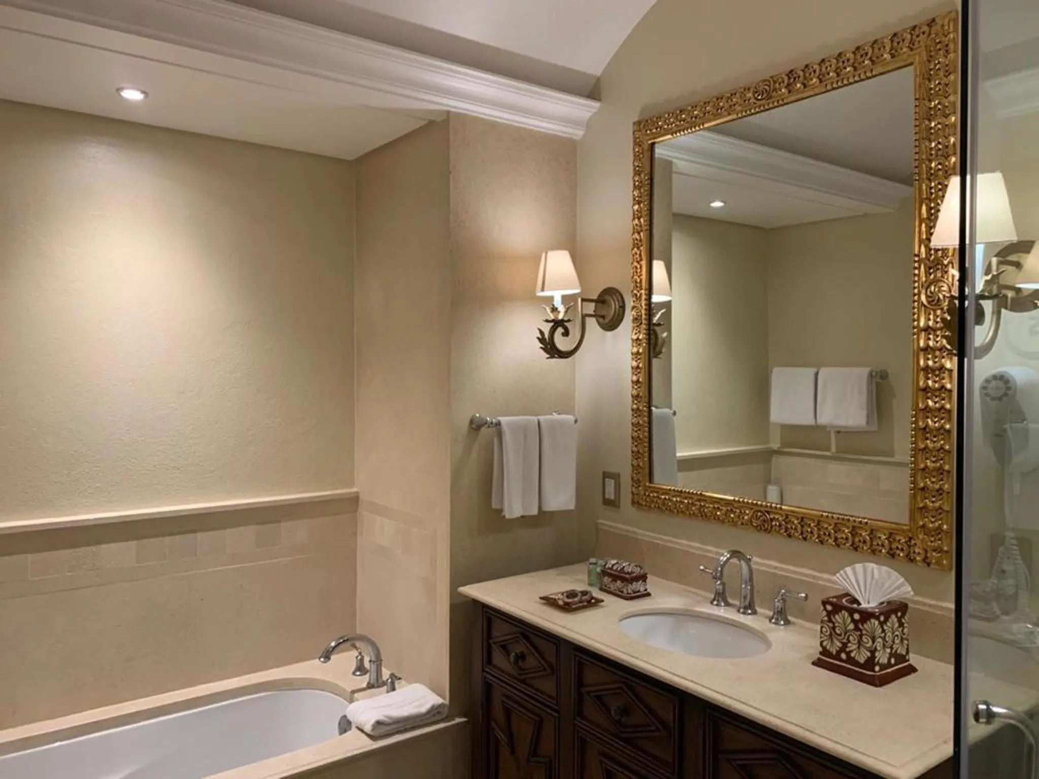 Bathroom in Villa Antigua