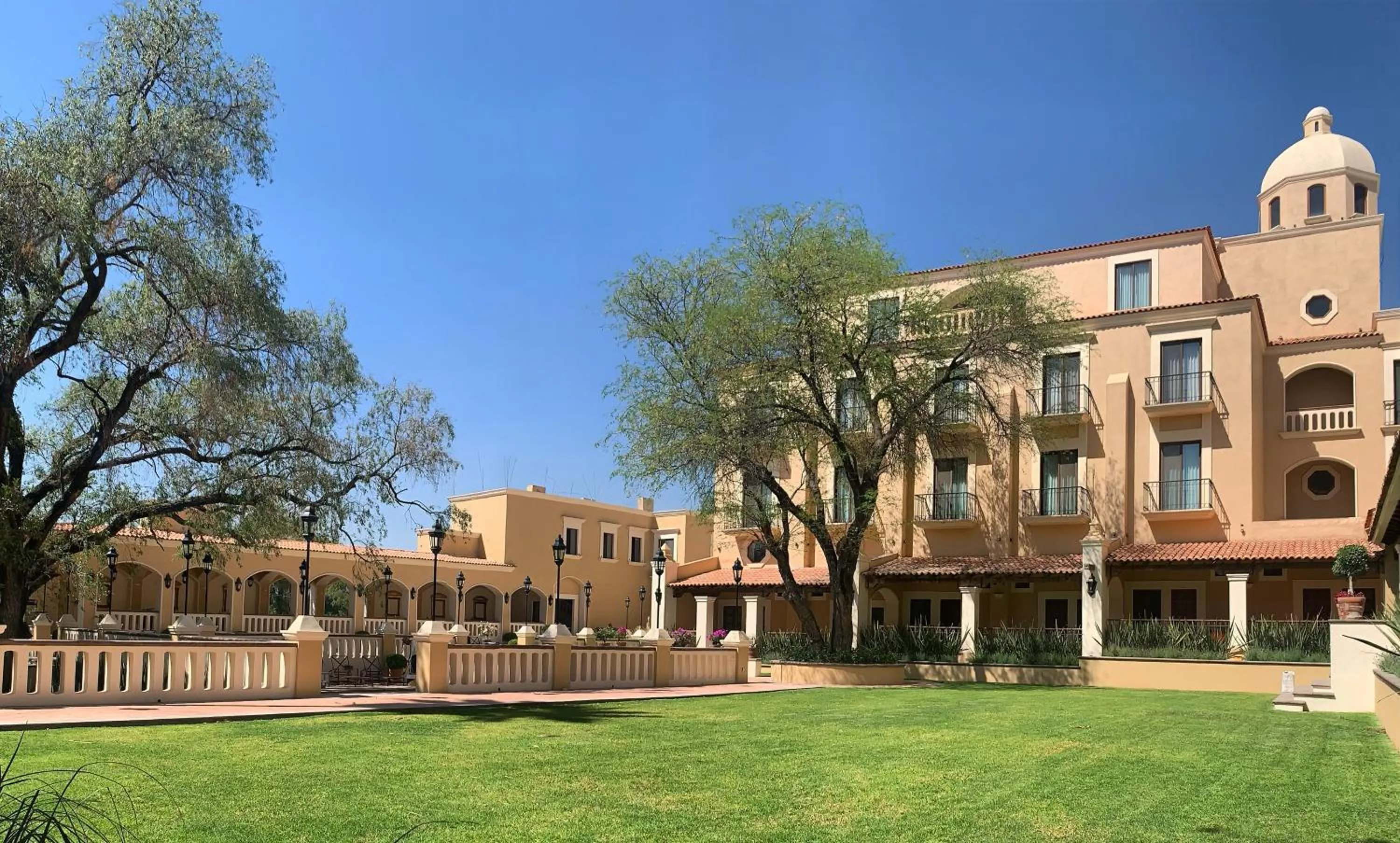 Property building in Villa Antigua