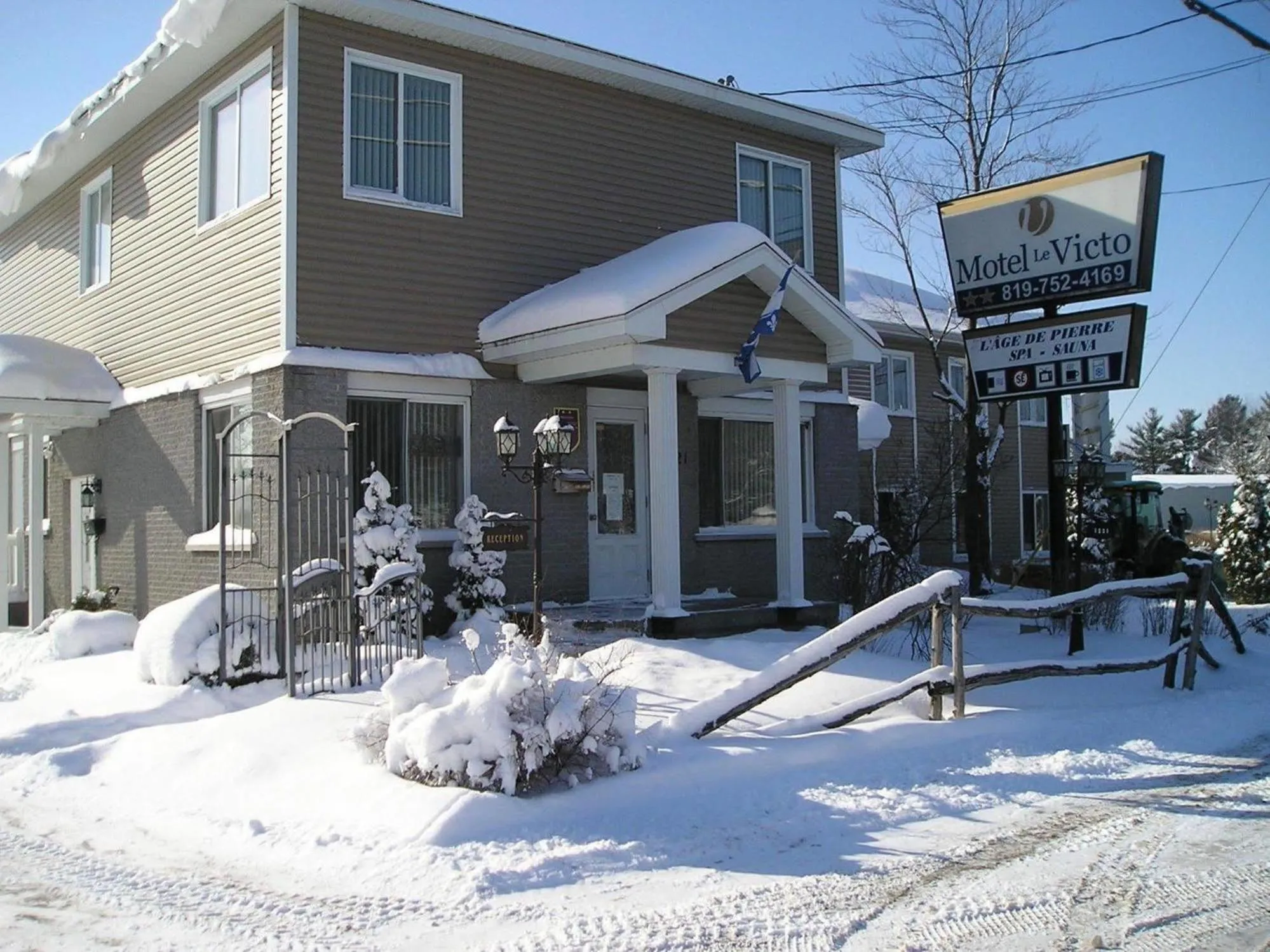 Facade/entrance in Motel Le Victo