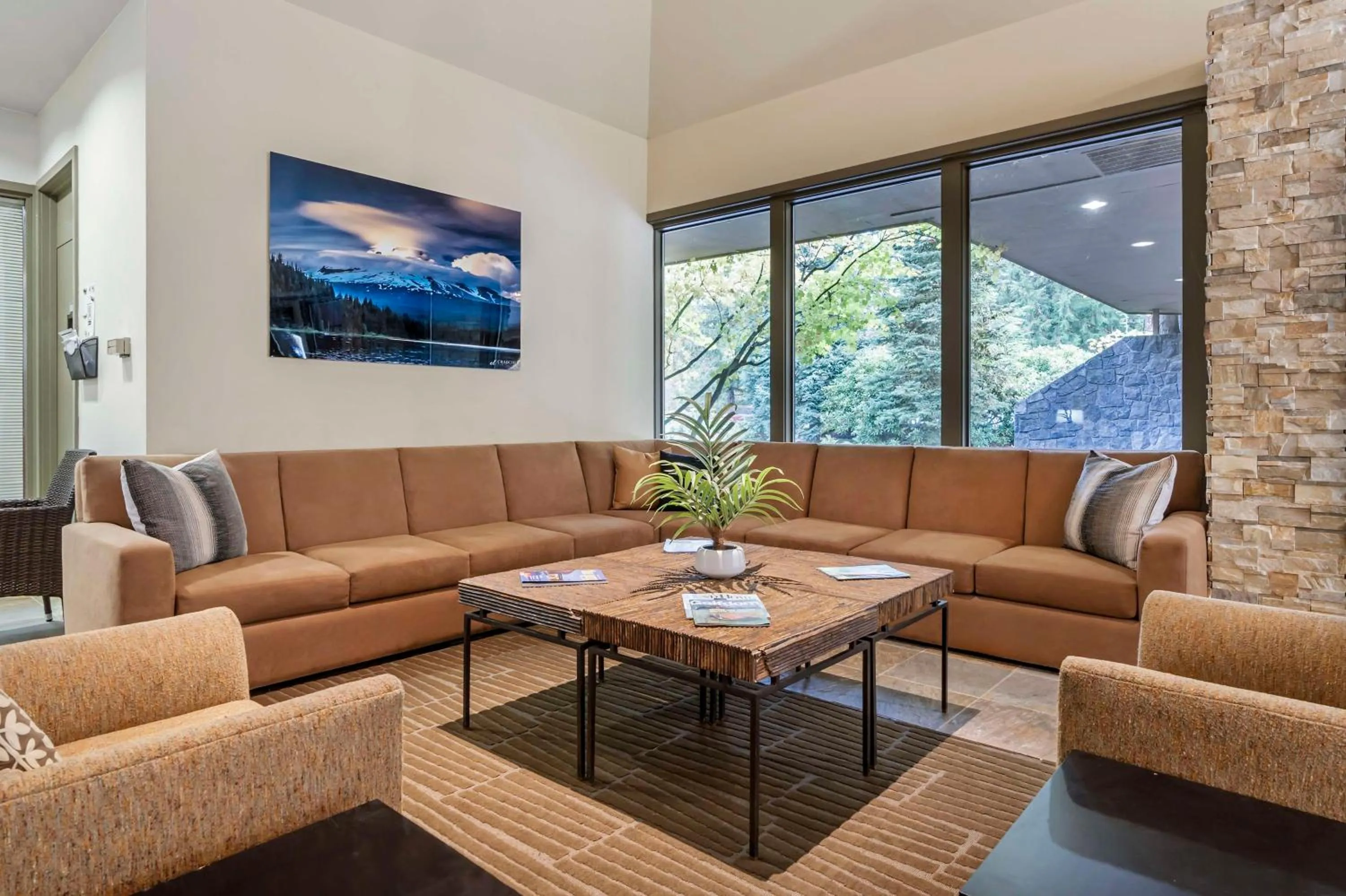 Lobby or reception in BW Premier Collection, Mt Hood Oregon Resort