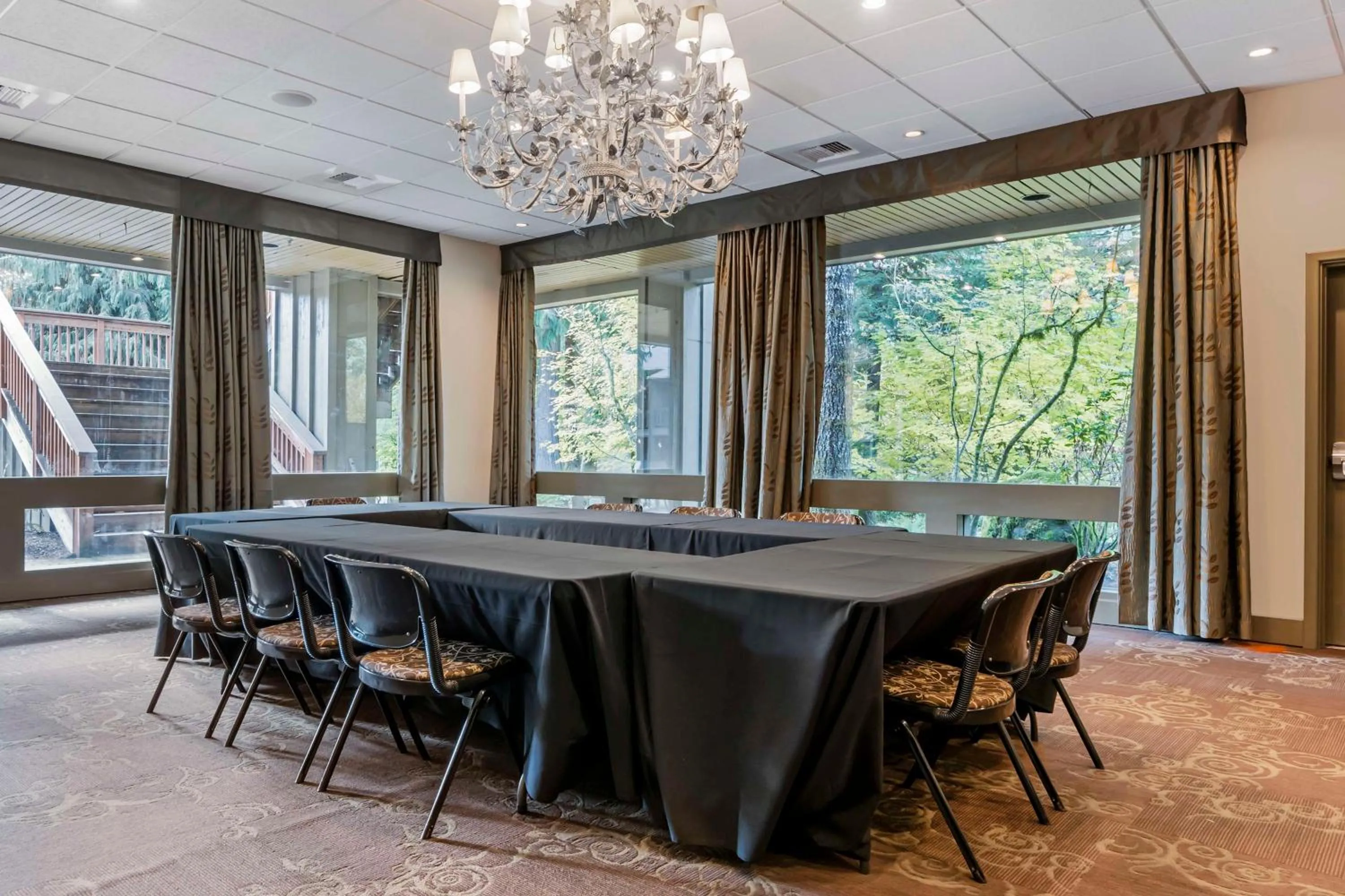 Meeting/conference room in BW Premier Collection, Mt Hood Oregon Resort