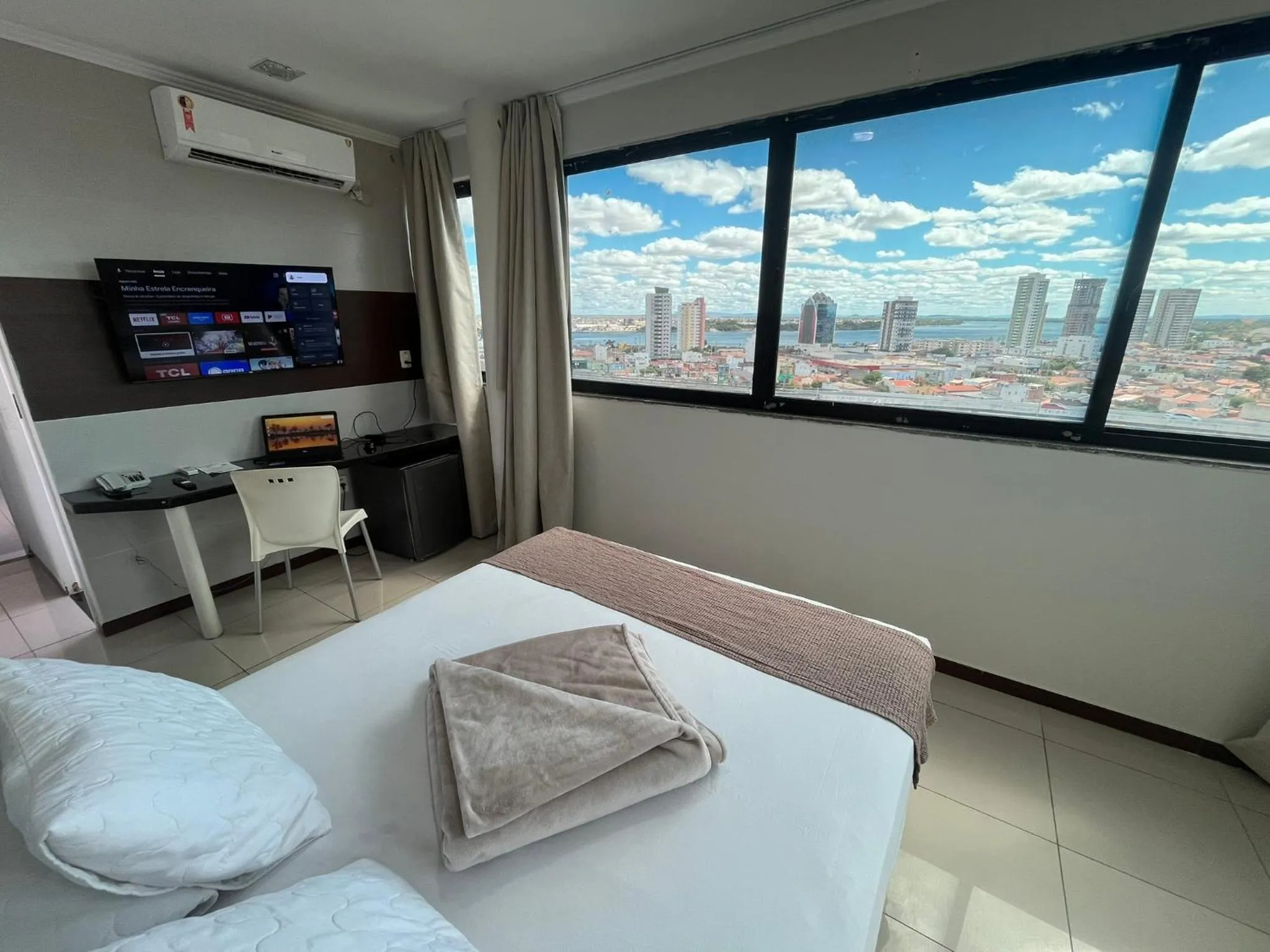 Photo of the whole room, Bed in Águas Palace Hotel