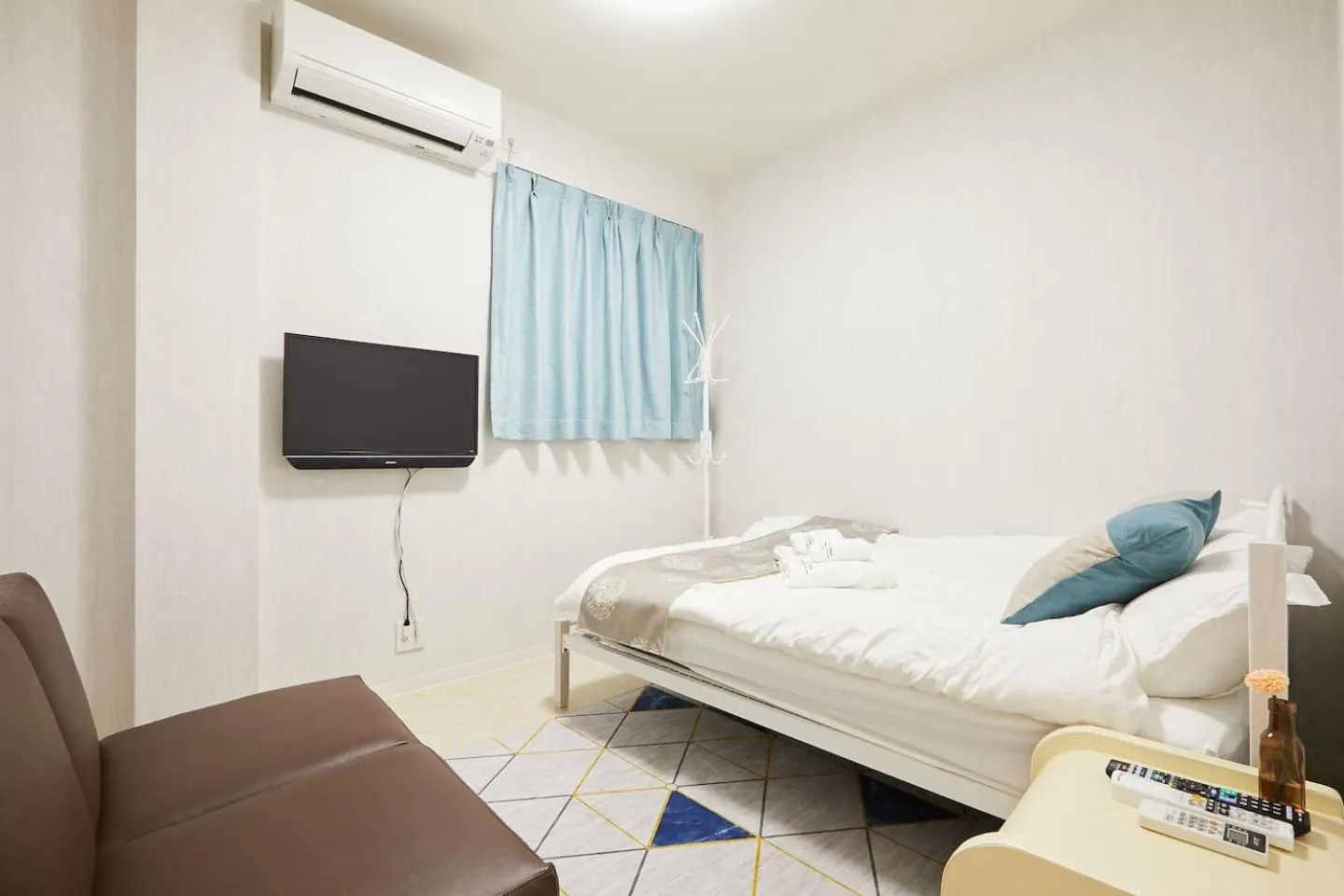 Bed in Mitsuba Guest House