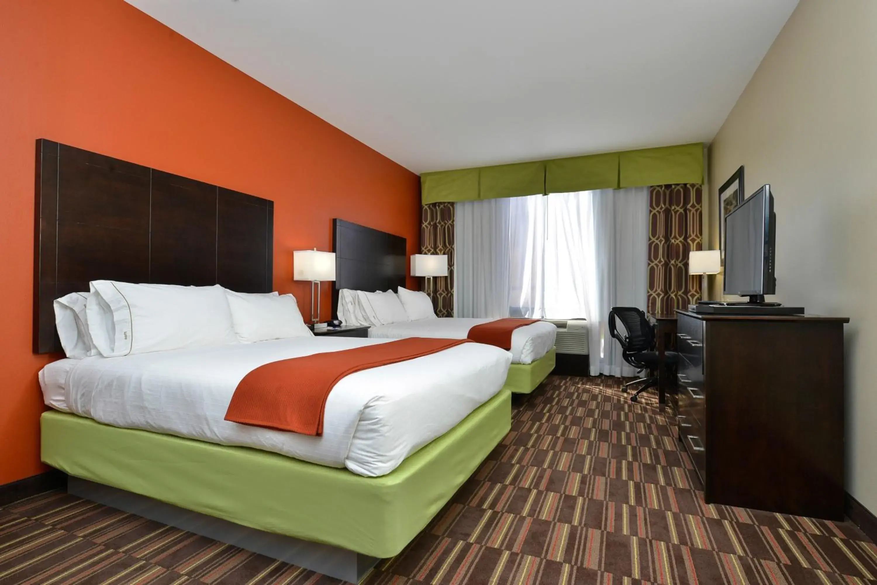 Double Room with Two Double Beds- Mobility Access Tran Shower/Non-Smoking in Holiday Inn Express Alva by IHG Double Room with Two Double Beds- Mobility Access Tran Shower/Non-Smoking in Holiday Inn Express Alva by IHG