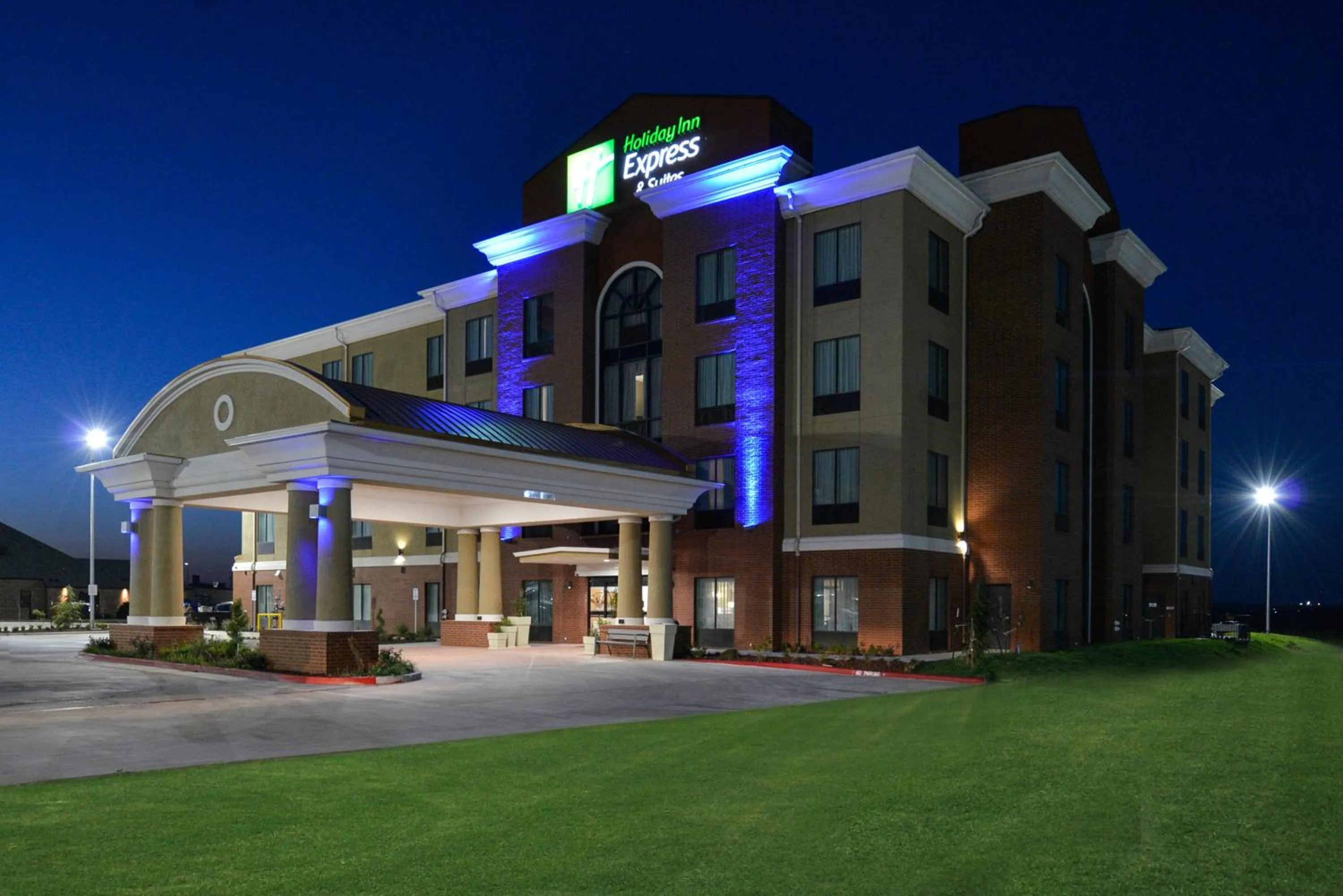 Property building in Holiday Inn Express Alva by IHG