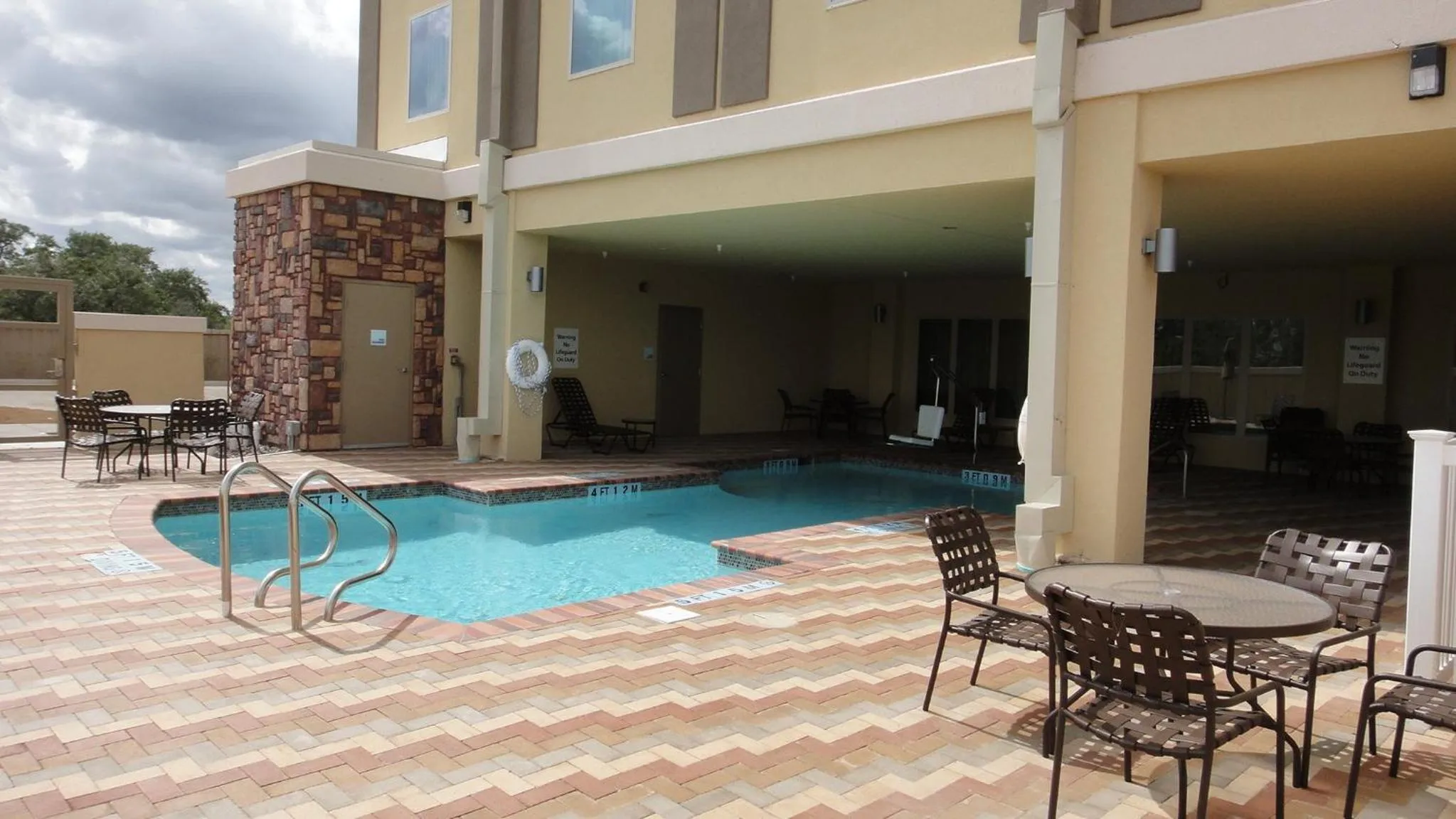 Swimming pool in Holiday Inn Express & Suites George West by IHG