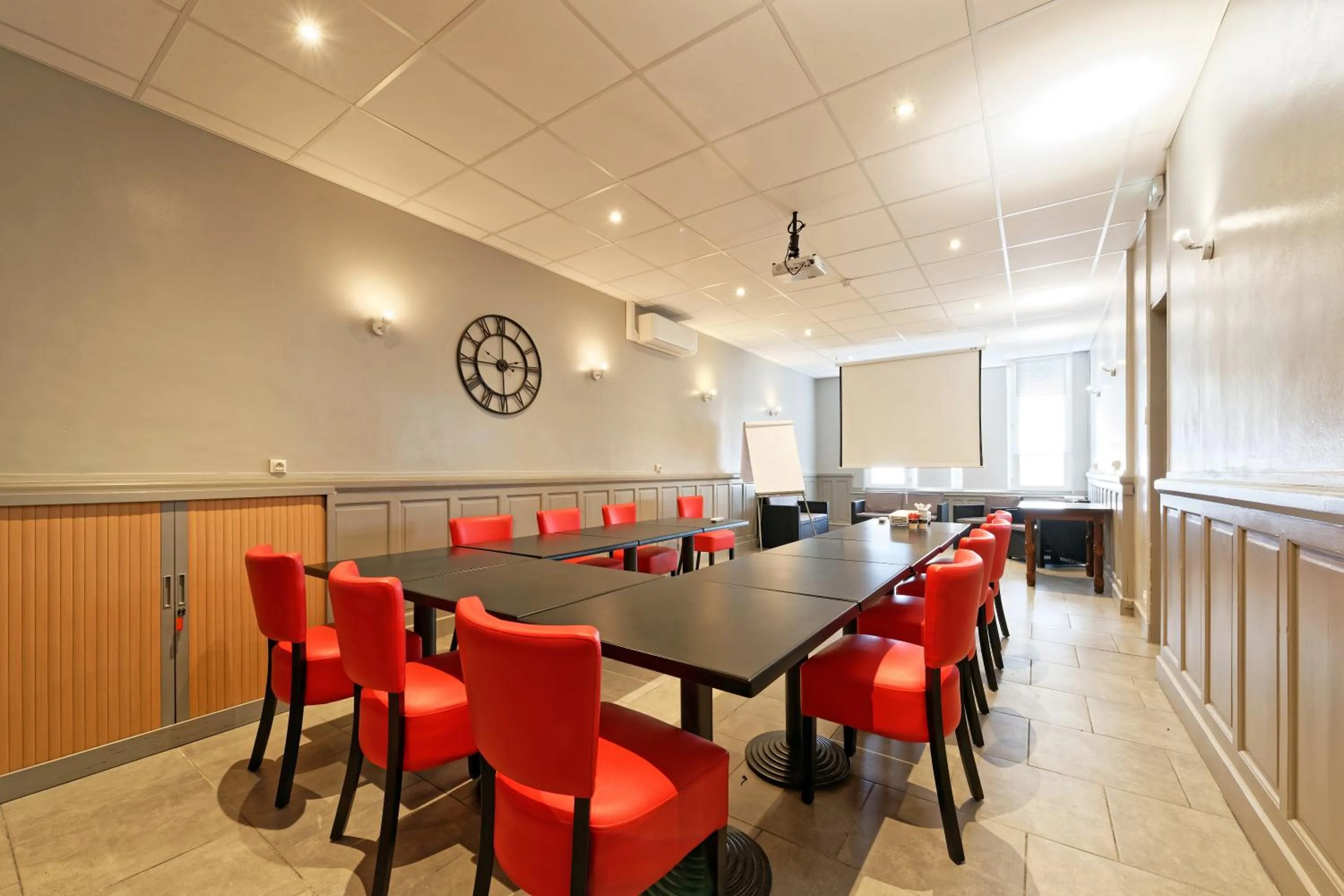 Business facilities in Contact Hôtel de la Gare et son restaurant Côte à Côte