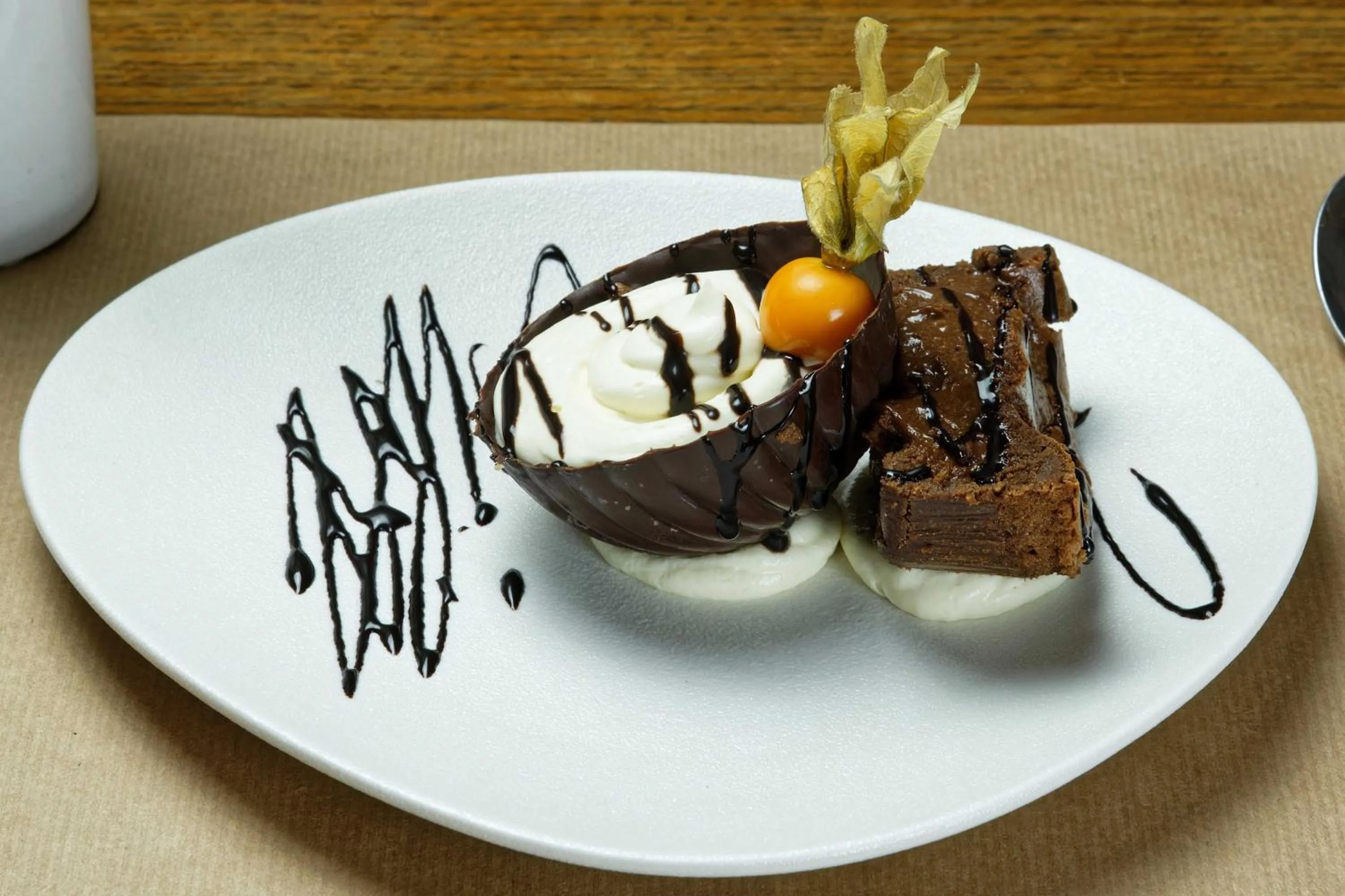 Food close-up in Contact Hôtel de la Gare et son restaurant Côte à Côte