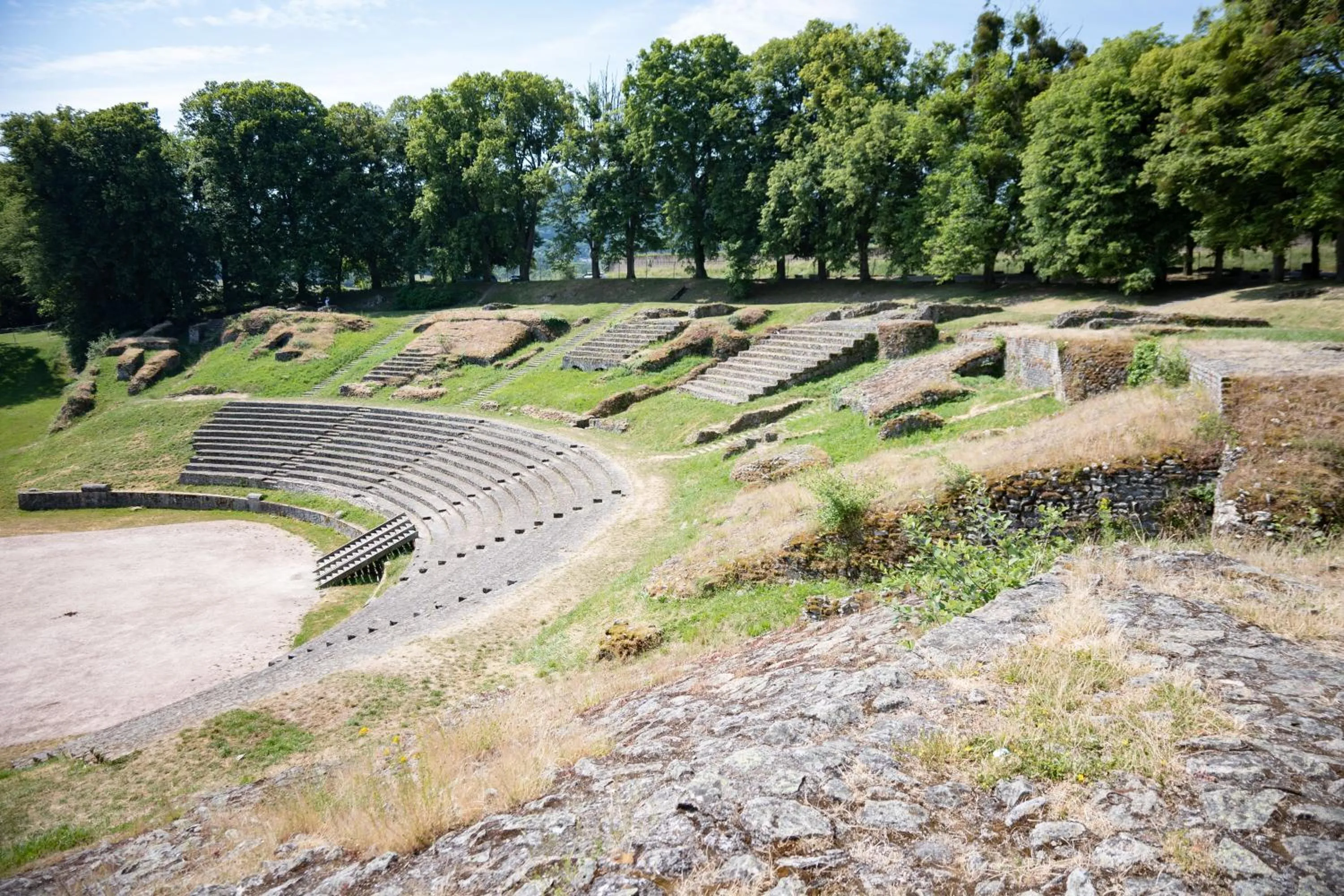 Nearby landmark in Contact Hôtel de la Gare et son restaurant Côte à Côte