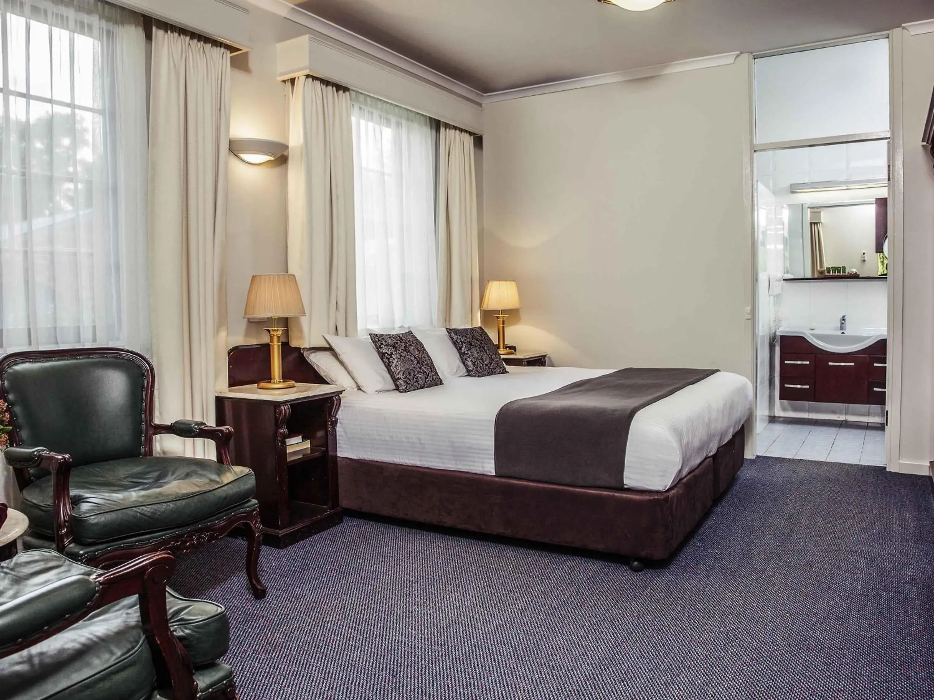 Lodge Room in Mercure Ballarat Hotel & Convention Centre Lodge Room in Mercure Ballarat Hotel & Convention Centre