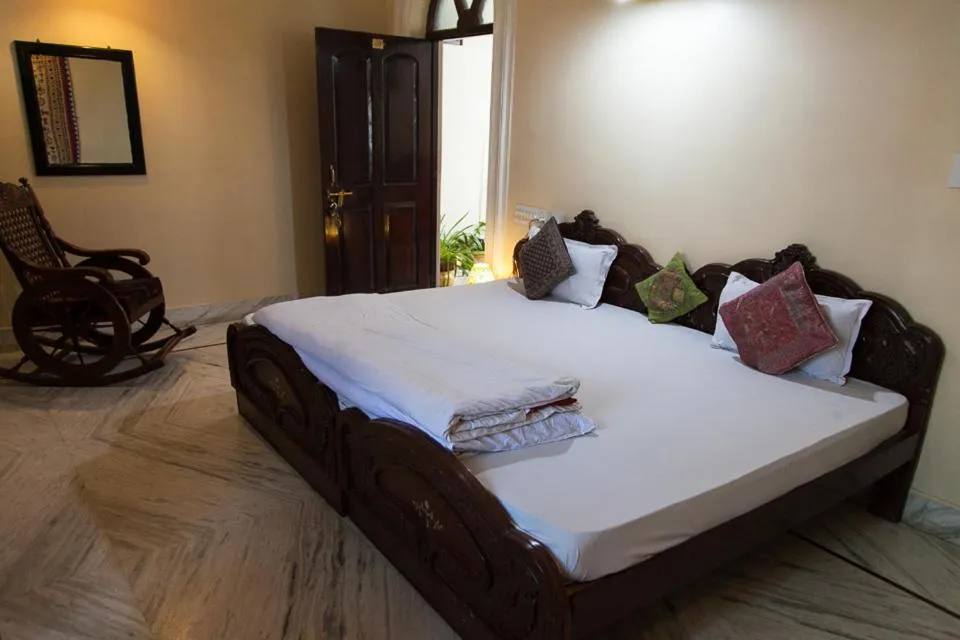 Bed in Kanhaia Haveli